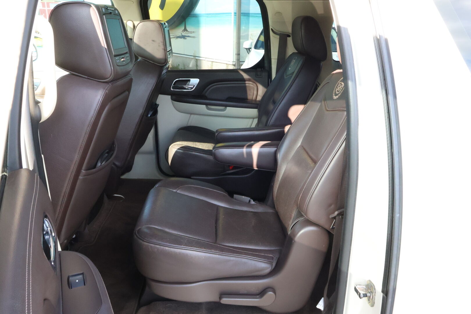 Cadillac Escalade 2011 6.2 V8 Sport Luxury 4WD - 3,99 % KORKOTARJOUS TÄHÄN AUTOON - MYYDÄÄN HUUTOKAUPAT.COM!