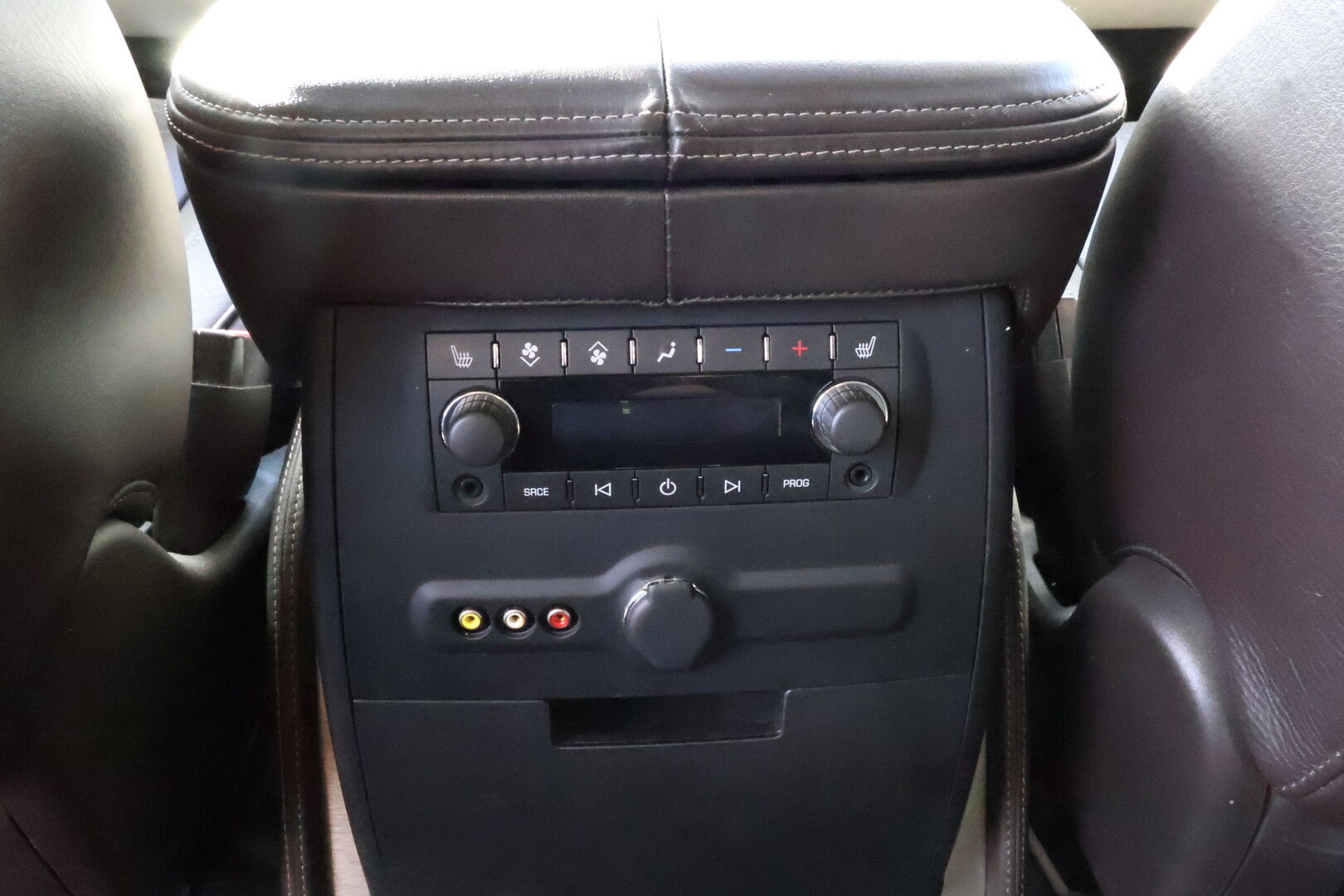Cadillac Escalade 2011 6.2 V8 Sport Luxury 4WD - 3,99 % KORKOTARJOUS TÄHÄN AUTOON - MYYDÄÄN HUUTOKAUPAT.COM!