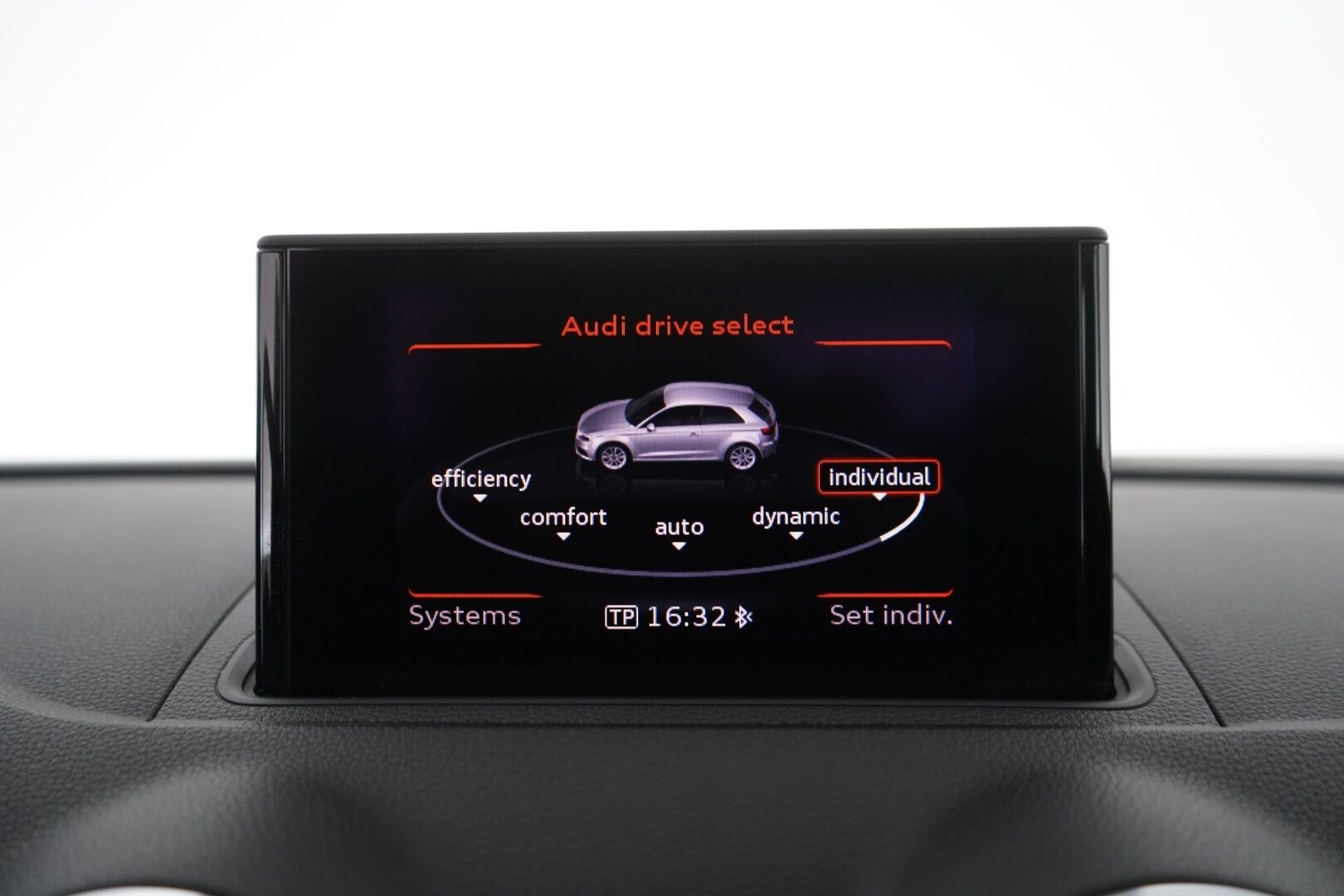 Audi A3 2013 1.4 TFSI 90 kW LE CC * Vakkari / Tutka / Lohkolämmitin / Bluetooth * - Suomi-auto / Juuri katsastettu ja huollettu! / Jakohihna vaihdettu 184tkm 7/23 - Osta nyt, maksa vasta ensi vuonna