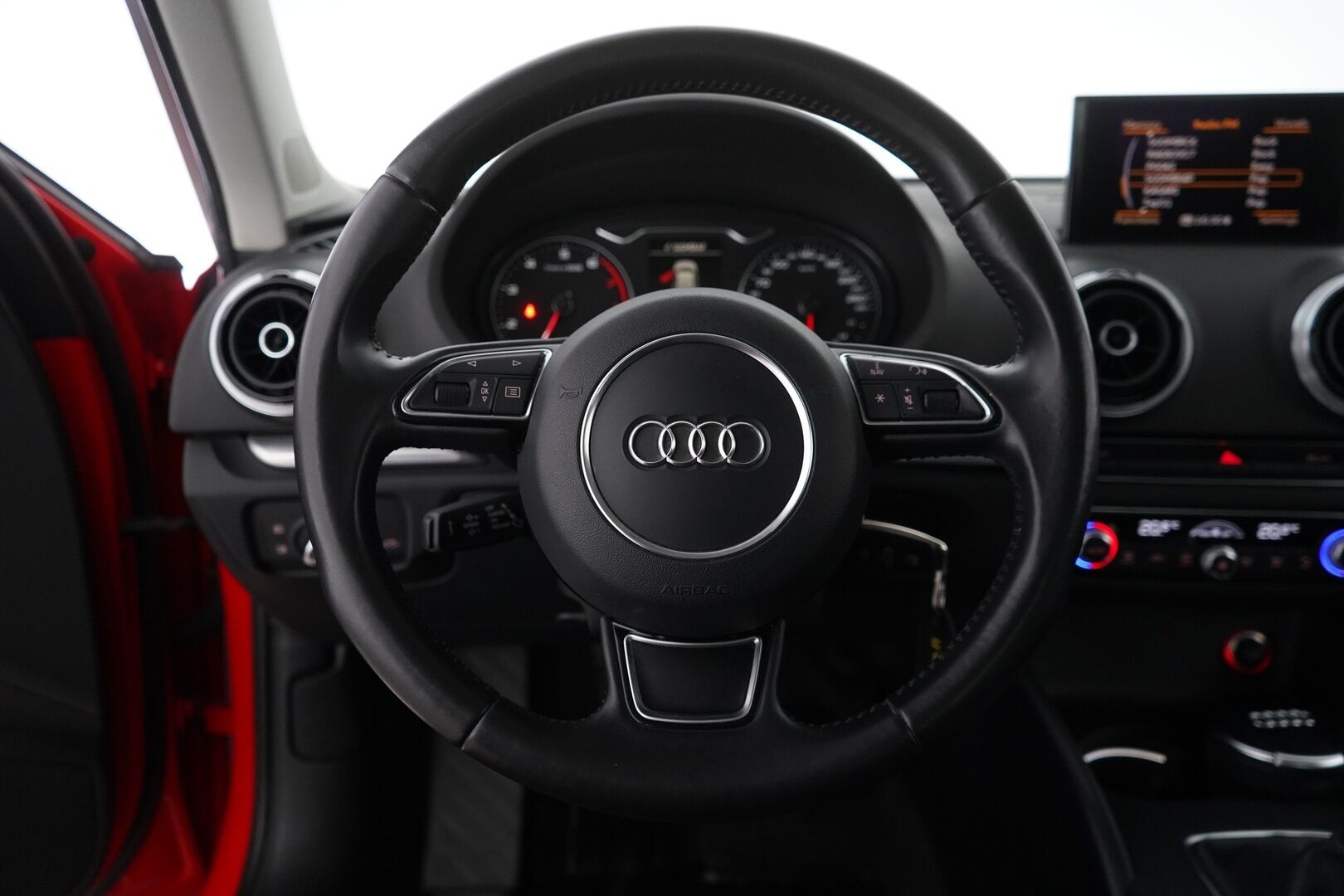 Audi A3 2013 1.4 TFSI 90 kW LE CC * Vakkari / Tutka / Lohkolämmitin / Bluetooth * - Suomi-auto / Juuri katsastettu ja huollettu! / Jakohihna vaihdettu 184tkm 7/23 - Osta nyt, maksa vasta ensi vuonna