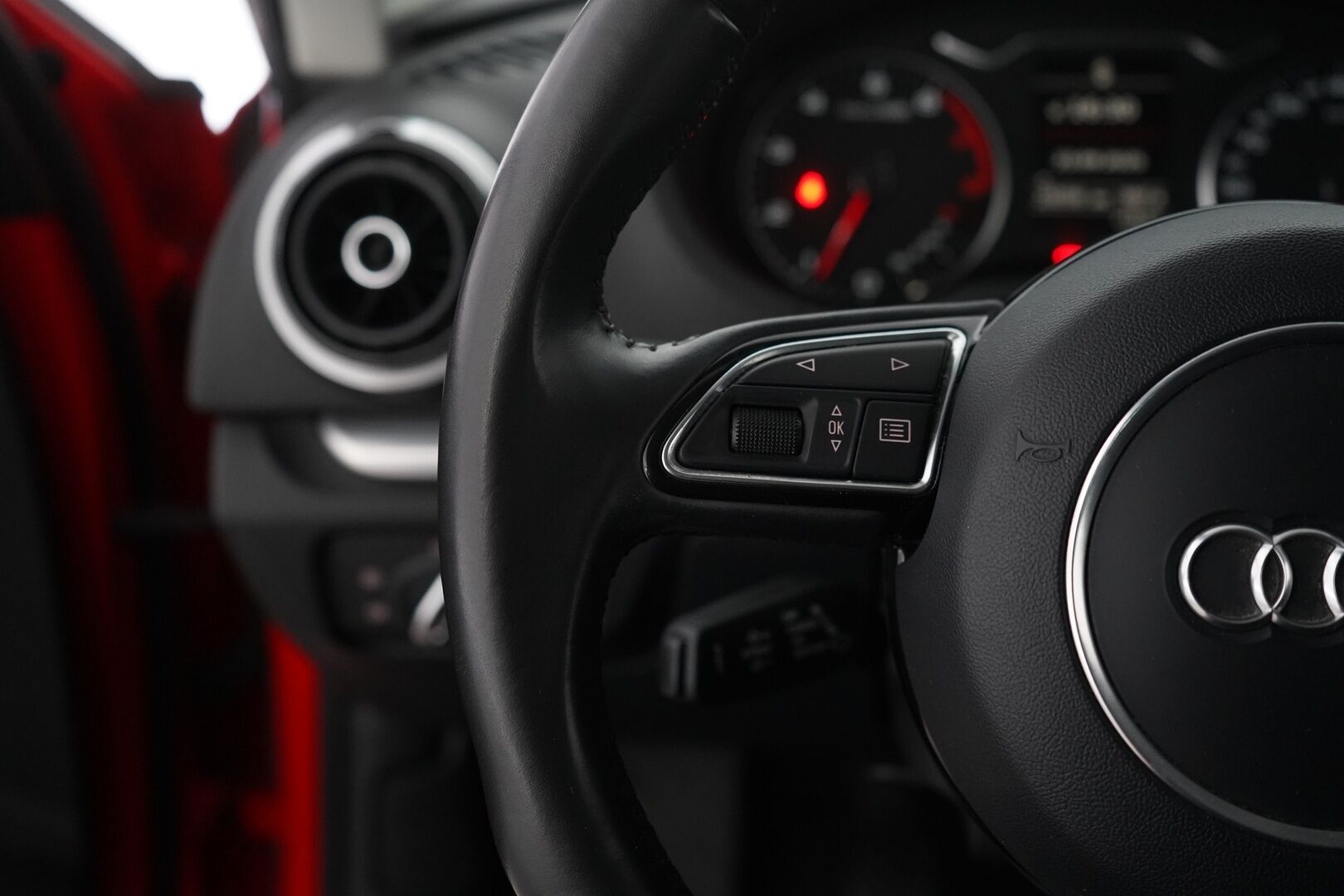 Audi A3 2013 1.4 TFSI 90 kW LE CC * Vakkari / Tutka / Lohkolämmitin / Bluetooth * - Suomi-auto / Juuri katsastettu ja huollettu! / Jakohihna vaihdettu 184tkm 7/23 - Osta nyt, maksa vasta ensi vuonna