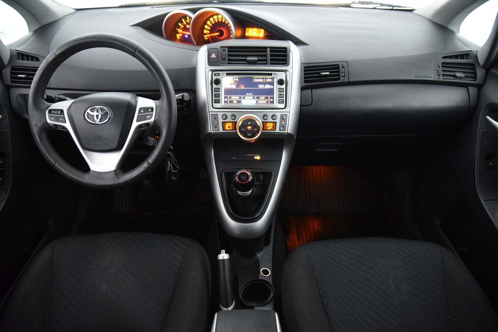 Toyota Verso 2012 2,0 D-4D Family 7p /  – Tämä auto myydään YritysOutlet -valikoimasta vain yritykselle - P. Kamera / Navi / P. Tutkat / Koukku