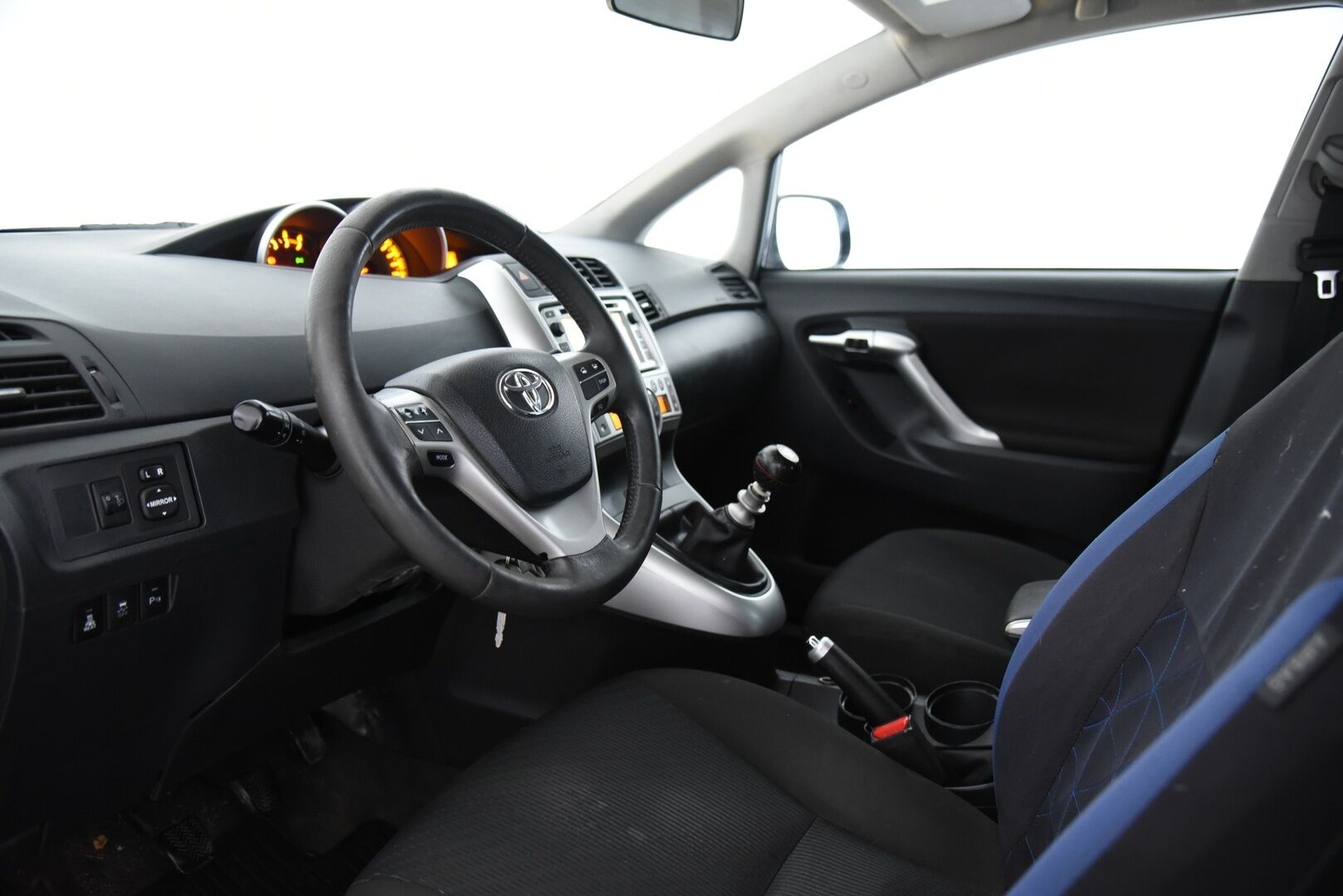 Toyota Verso 2012 2,0 D-4D Family 7p /  – Tämä auto myydään YritysOutlet -valikoimasta vain yritykselle - P. Kamera / Navi / P. Tutkat / Koukku