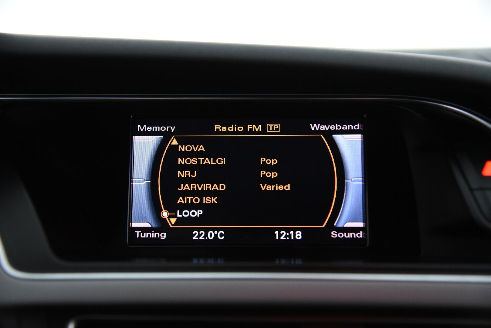 Audi A5 2013 Sportback Black Edition 2,0 TDI DPF 105 kW multitronic-autom. / Adapt. vak / Vetokoukku / Lohko + sis. pistoke / Audi Lane Assist - Erikoissisusta / Xenon -ajovalot / Musta sisäkatto / 2x hyvät renkaat