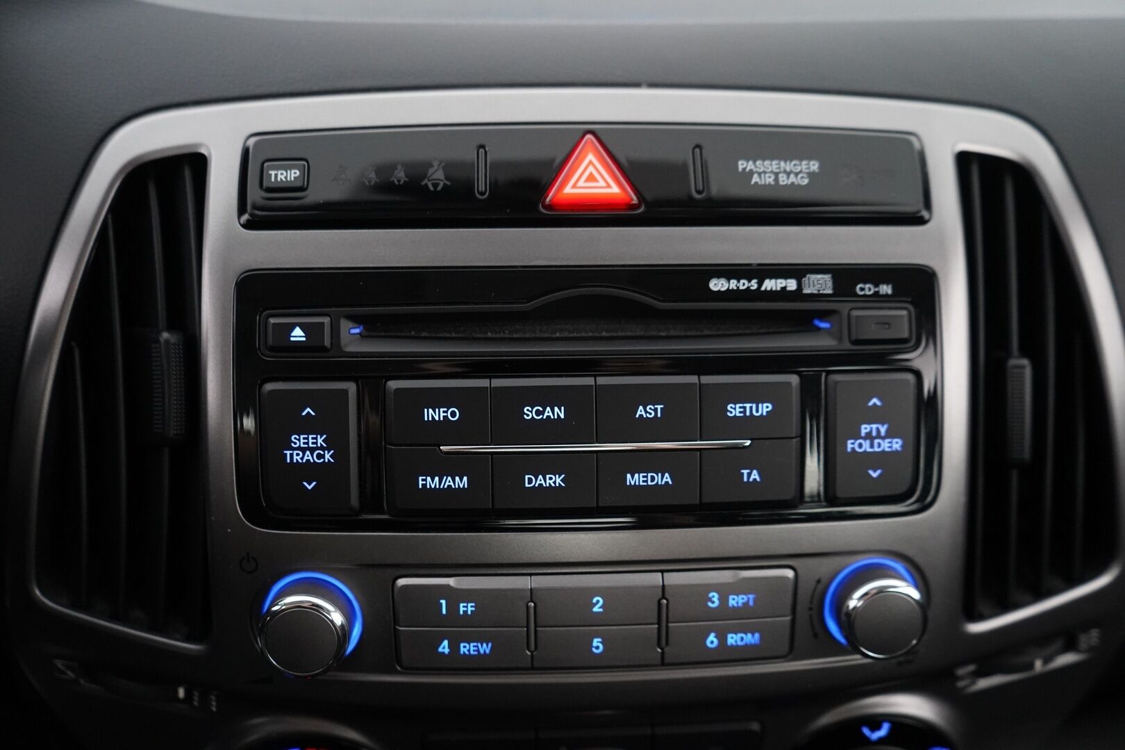 Hyundai i20 2013 1.2 5MT Classic 5d - Myydään huutokaupat.com sivulla!