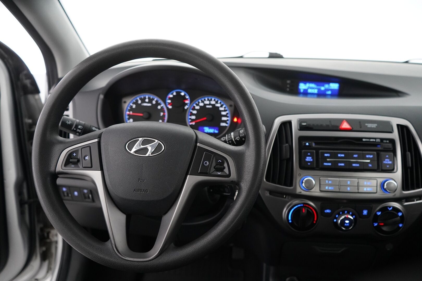 Hyundai i20 2013 1.2 5MT Classic 5d - Myydään huutokaupat.com sivulla!