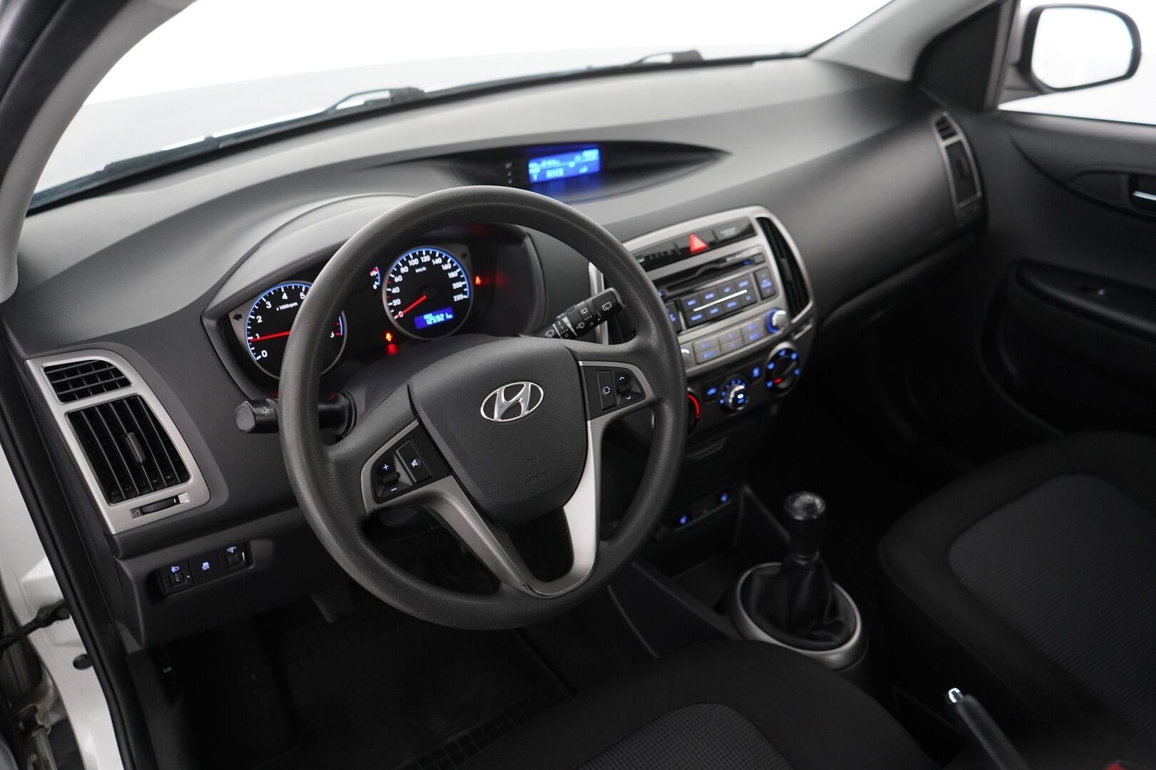 Hyundai i20 2013 1.2 5MT Classic 5d - Myydään huutokaupat.com sivulla!