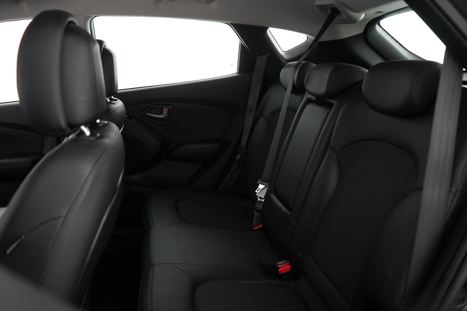 Hyundai ix35 2014 4WD 2,0 GDI 6AT Style *Kamera / Lohko / Vakkari / Puolinahat / Keyless* - Suomi-auto / Kahdet renkaat alumiinivantein / Siisti kuntoinen / Katsastettu 28.3.2025 / Huollettu 108tkm