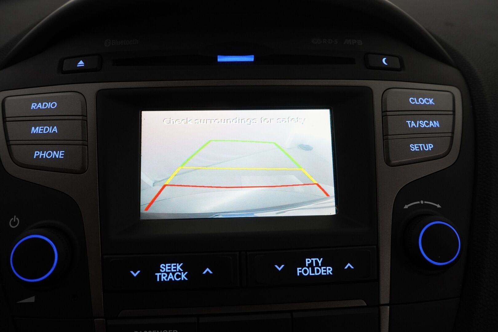 Hyundai ix35 2014 4WD 2,0 GDI 6AT Style *Kamera / Lohko / Vakkari / Puolinahat / Keyless* - Suomi-auto / Kahdet renkaat alumiinivantein / Siisti kuntoinen / Katsastettu 28.3.2025 / Huollettu 108tkm