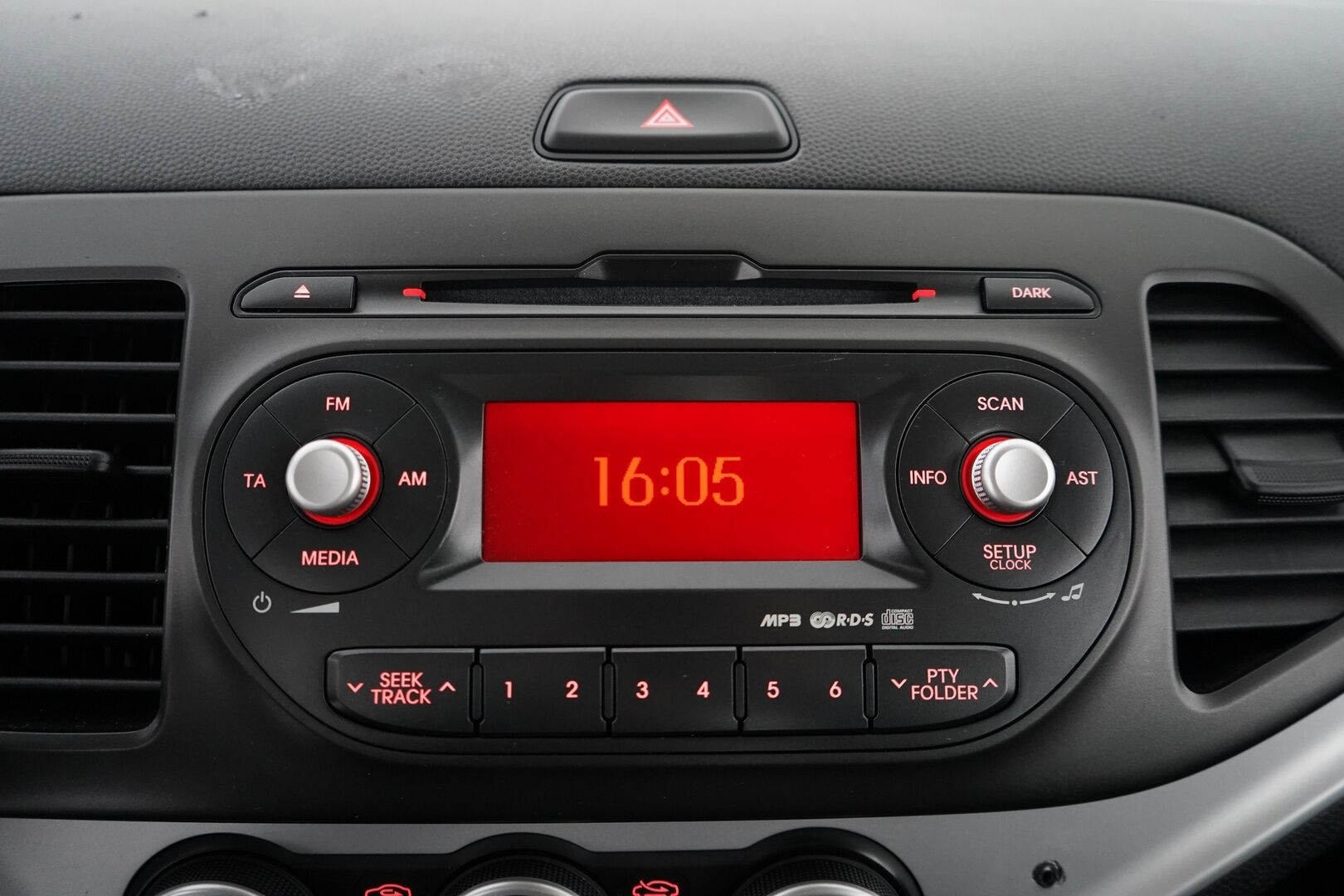 Kia Picanto 2013 1,0 ISG LX 3D EcoDynamics - YritysOutlet - Myydään vain yrityksille - 2xrenkaat / Kytkin vaihdettu / Näppärä kauppakassi