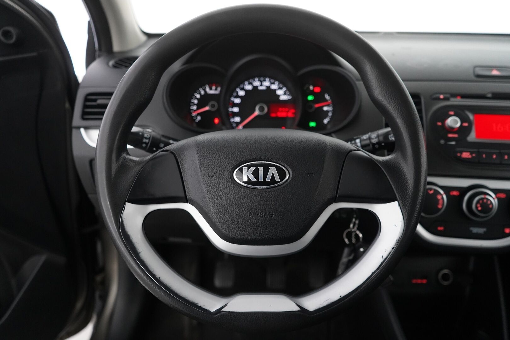 Kia Picanto 2013 1,0 ISG LX 3D EcoDynamics - YritysOutlet - Myydään vain yrityksille - 2xrenkaat / Kytkin vaihdettu / Näppärä kauppakassi