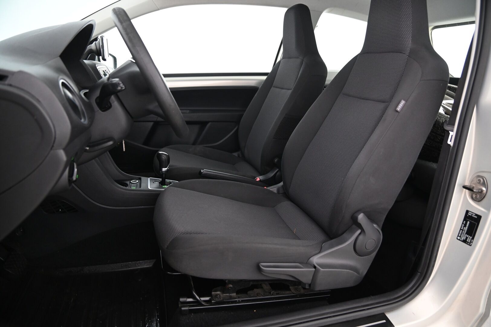 Skoda Citigo 2013 1,0 75 Elegance ASG Autom. 3-ov. *Webasto / Vakkari / Navi / 2x renkaat aluilla *Myydään Huutokaupat.com kautta - Myydään huutokaupat.com* https://huutokaupat.com/kohde/5913162/skoda-citigo-vakkari-navi-webasto-2013