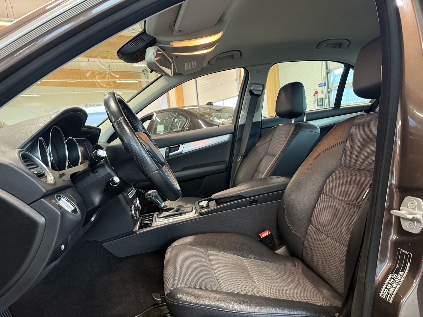 Mercedes-Benz C 2013 180 BE A Avantgarde - Suomi-Auto / Vakkari / Lohko / Metalliväri / Tutkat / Leima 4/26