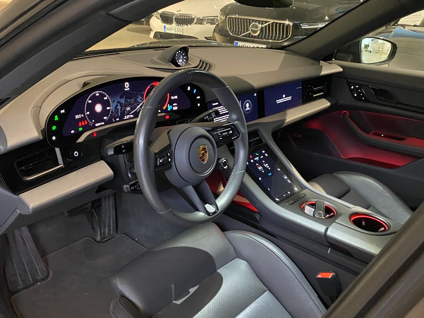 Porsche Taycan 2021 Base - | ACC | Sport Chrono | ILP | Peruutuskamera | 14-suunt. ist. | Muistipenkit | Matkustajan näyttö | Ilma-alusta |