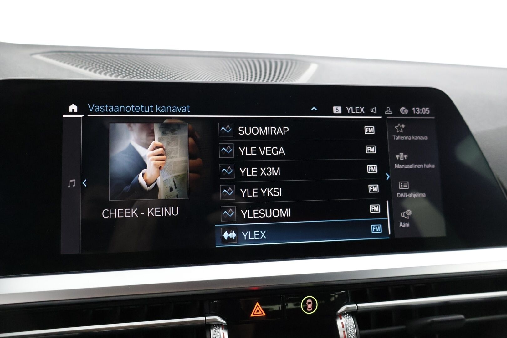 BMW 330 2021 G21 Touring 330e xDrive Business M Sport * Vetokoukku / P-Kamera / Adapt. Vakkari / Sähkökontti / Nahkasisusta / Navi * - 3,99 % KORKOTARJOUS TÄHÄN AUTOON - * 2x M Sport vanteet / SoH 93% *