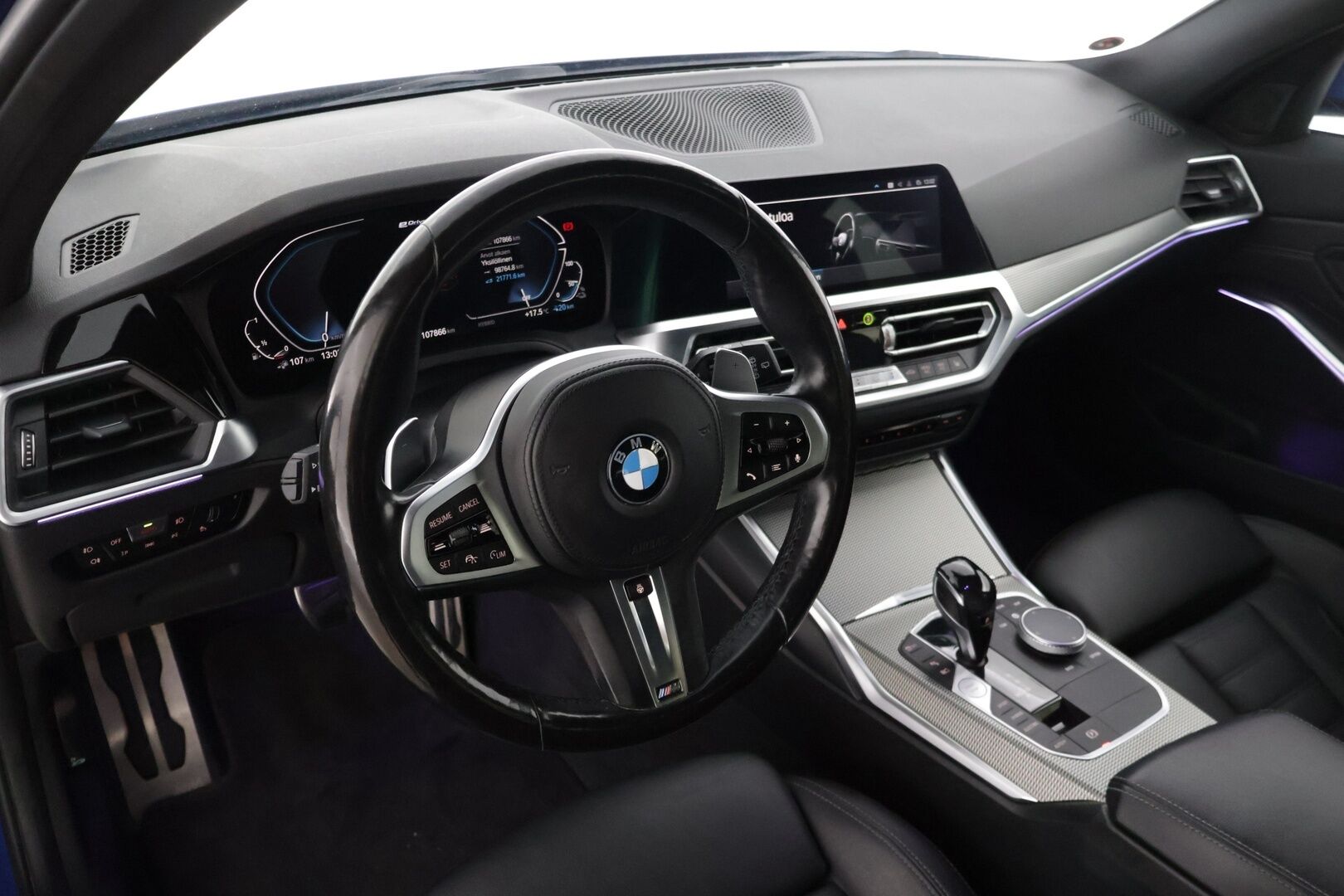 BMW 330 2021 G21 Touring 330e xDrive Business M Sport * Vetokoukku / P-Kamera / Adapt. Vakkari / Sähkökontti / Nahkasisusta / Navi * - 3,99 % KORKOTARJOUS TÄHÄN AUTOON - * 2x M Sport vanteet / SoH 93% *