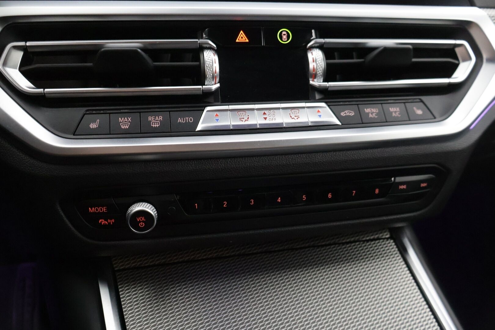 BMW 330 2021 G21 Touring 330e xDrive Business M Sport * Vetokoukku / P-Kamera / Adapt. Vakkari / Sähkökontti / Nahkasisusta / Navi * - 3,99 % KORKOTARJOUS TÄHÄN AUTOON - * 2x M Sport vanteet / SoH 93% *