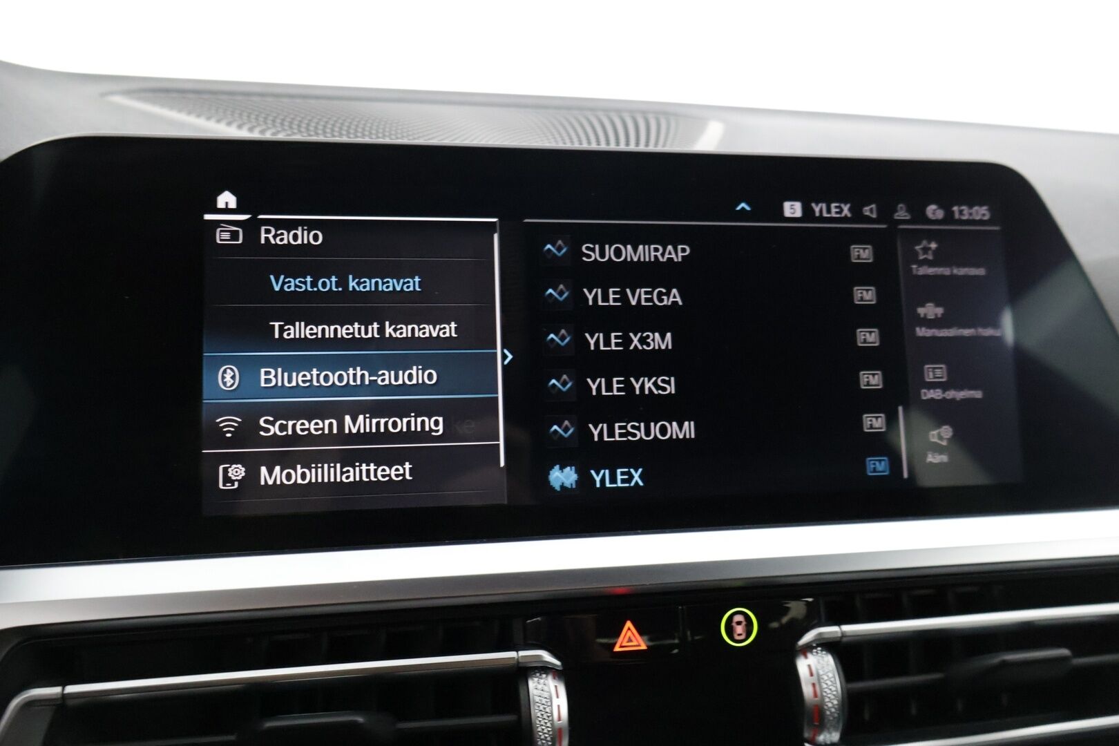 BMW 330 2021 G21 Touring 330e xDrive Business M Sport * Vetokoukku / P-Kamera / Adapt. Vakkari / Sähkökontti / Nahkasisusta / Navi * - 3,99 % KORKOTARJOUS TÄHÄN AUTOON - * 2x M Sport vanteet / SoH 93% *