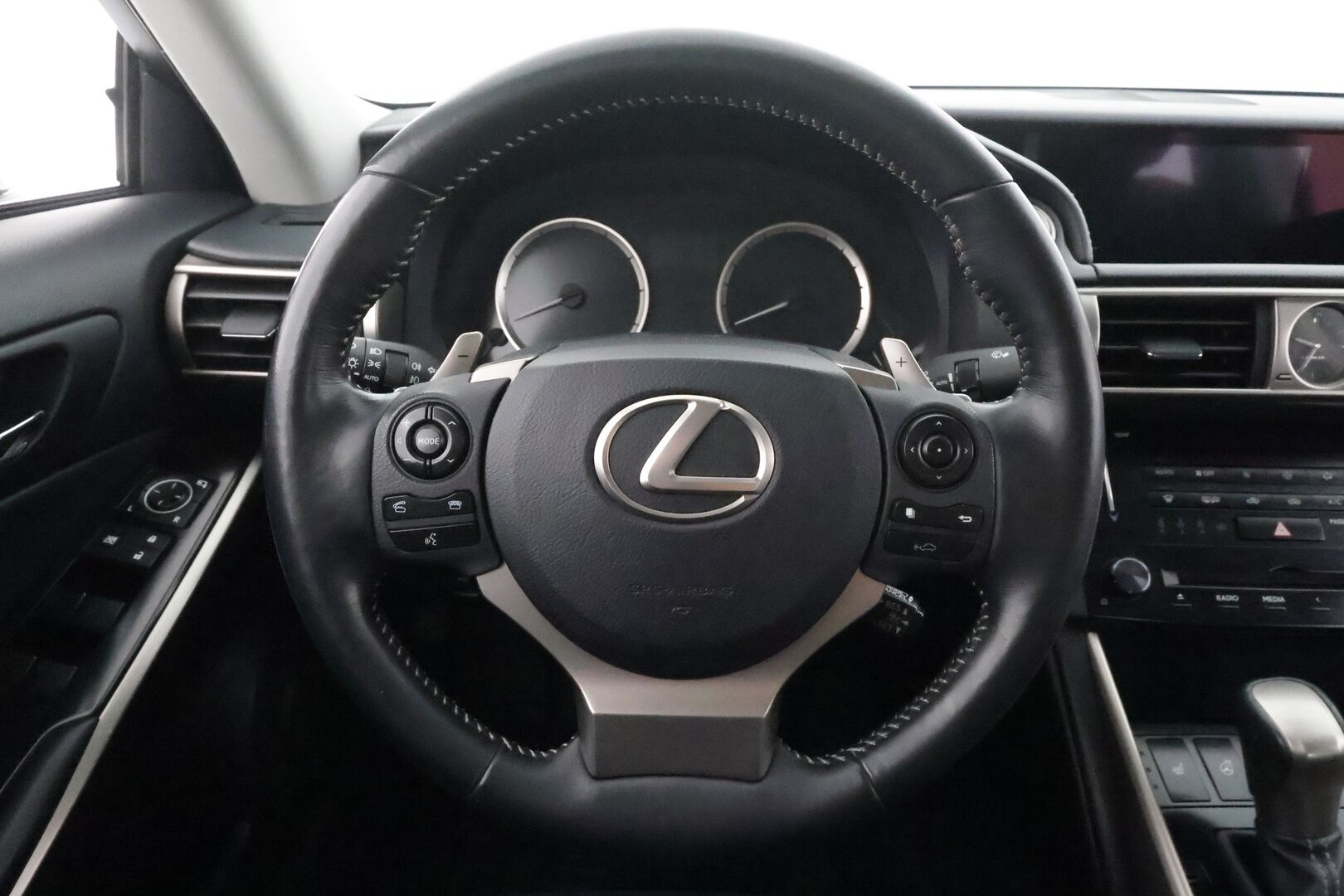 Lexus IS 2014 300h Executive - | Webasto | Xenon | P.Tutkat | Navi | Keyless | Vakkari | Bluetooth | Suomi-auto | Kahdet renkaat | Merkkihuollot |