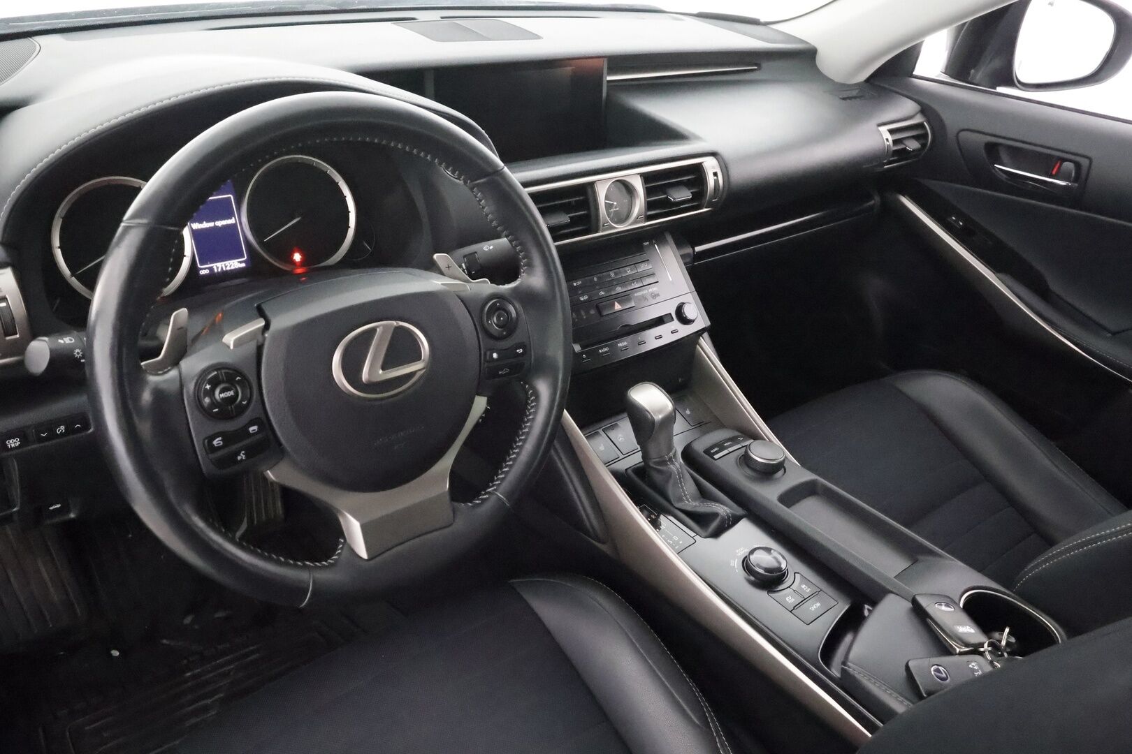Lexus IS 2014 300h Executive - | Webasto | Xenon | P.Tutkat | Navi | Keyless | Vakkari | Bluetooth | Suomi-auto | Kahdet renkaat | Merkkihuollot |