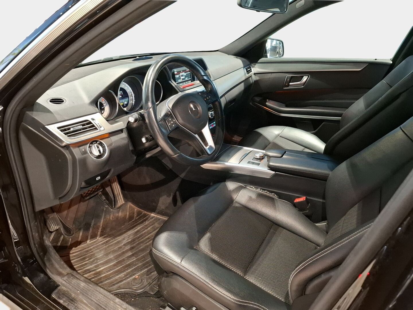 Mercedes-Benz E 2014 220 CDI BE A Premium Business / Facelift /  Webasto / IHC+LED / Koukku - Hieno 1-omisteinen Suomi-auto pienillä kilometreillä!