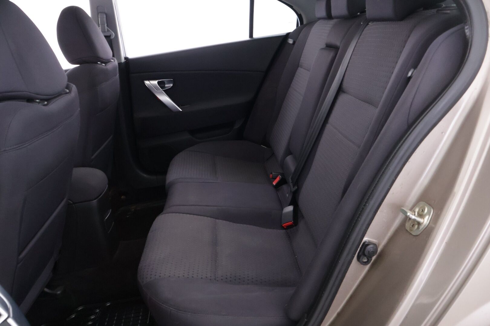 Nissan Primera 2005 4D PRIMERA HATCHBACK *Koukku / Lohko / 2x-Renkaat*