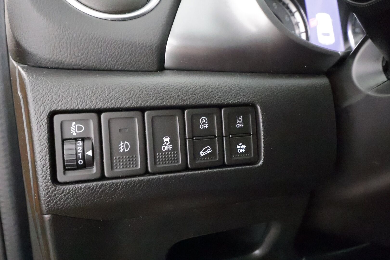 Suzuki Vitara 2019 112 BOOSTERJET 4WD GL+ 6AT * 1.Om Suomi-auto / ACC / P.kamera / Lohkolämmitin / Koukku * - Kahdet renkaat aluvanteilla / Merkkihuollettu - HULLU BLACKWEEK KORKOTARJOUS 2,49%