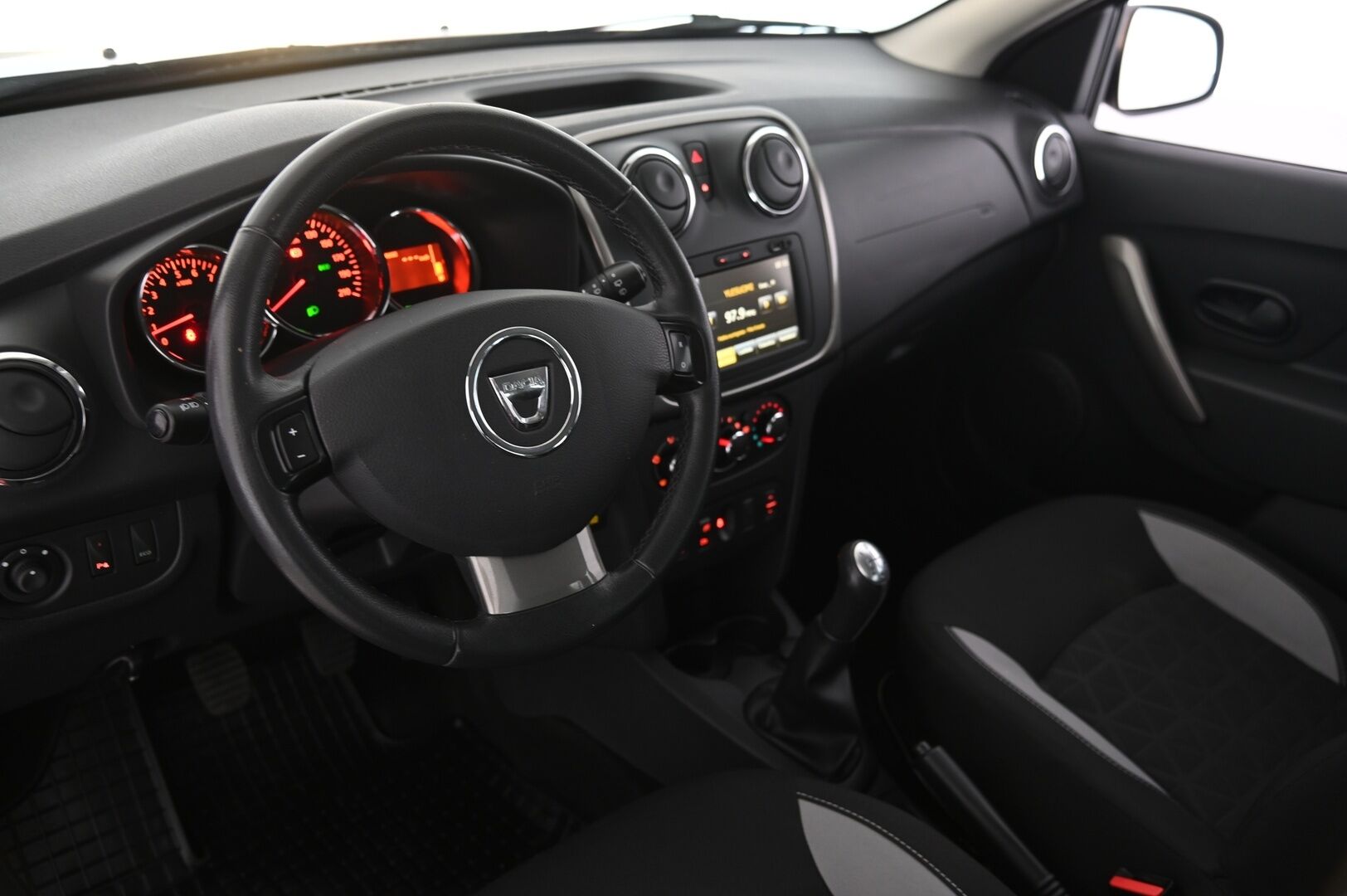Dacia Sandero 2014 Stepway dCi 90 Prestige - Navi | Bt | Suomiauto | Erittäin hyvin huollettu | Katso kilsat!