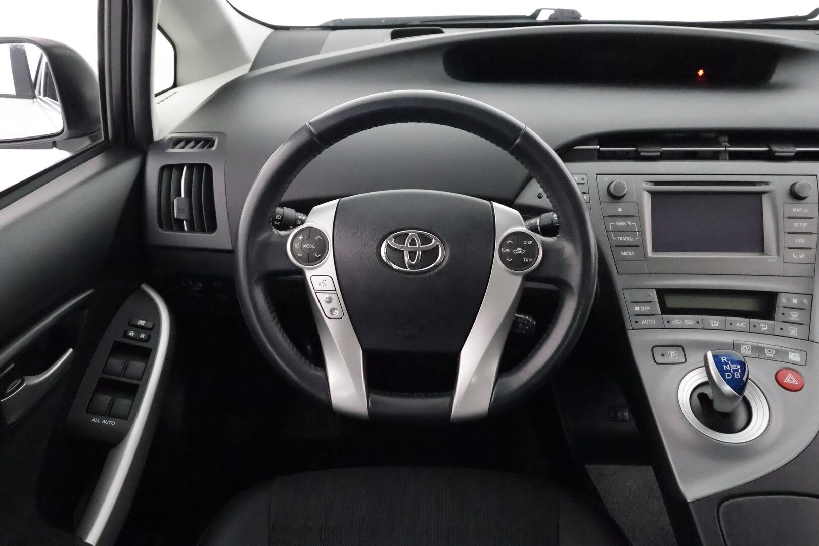 Toyota Prius 2015 HSD Linea Sol 5ov **Suomi-auto / HUD / P.Kamera / Navi / Sisätilanlämmitin / KeylessGO / 2x Renkaat**