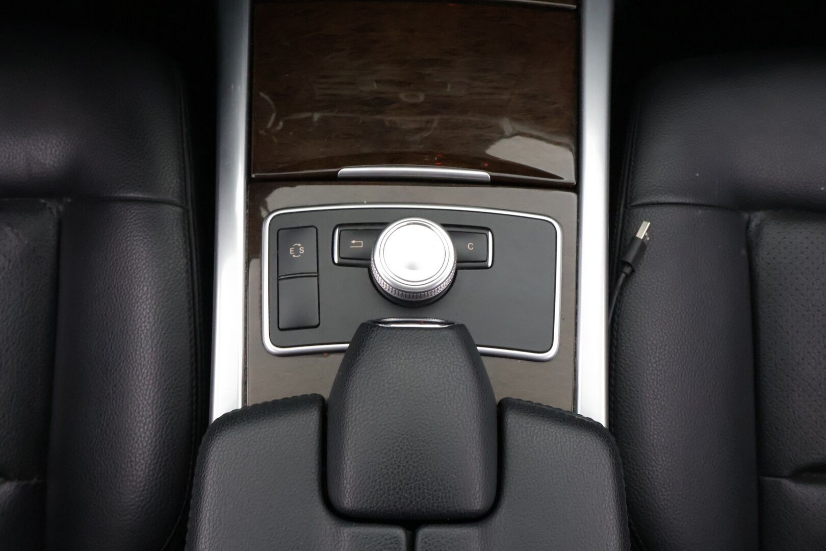 Mercedes-Benz E 2011 E 350 CDI BE T 4Matic A Premium Business * Koukku / Navi / Jalopuut / Nahkasisusta!* - *Hyvin huollettu / Tyylikäs / Neliveto / Farmari*