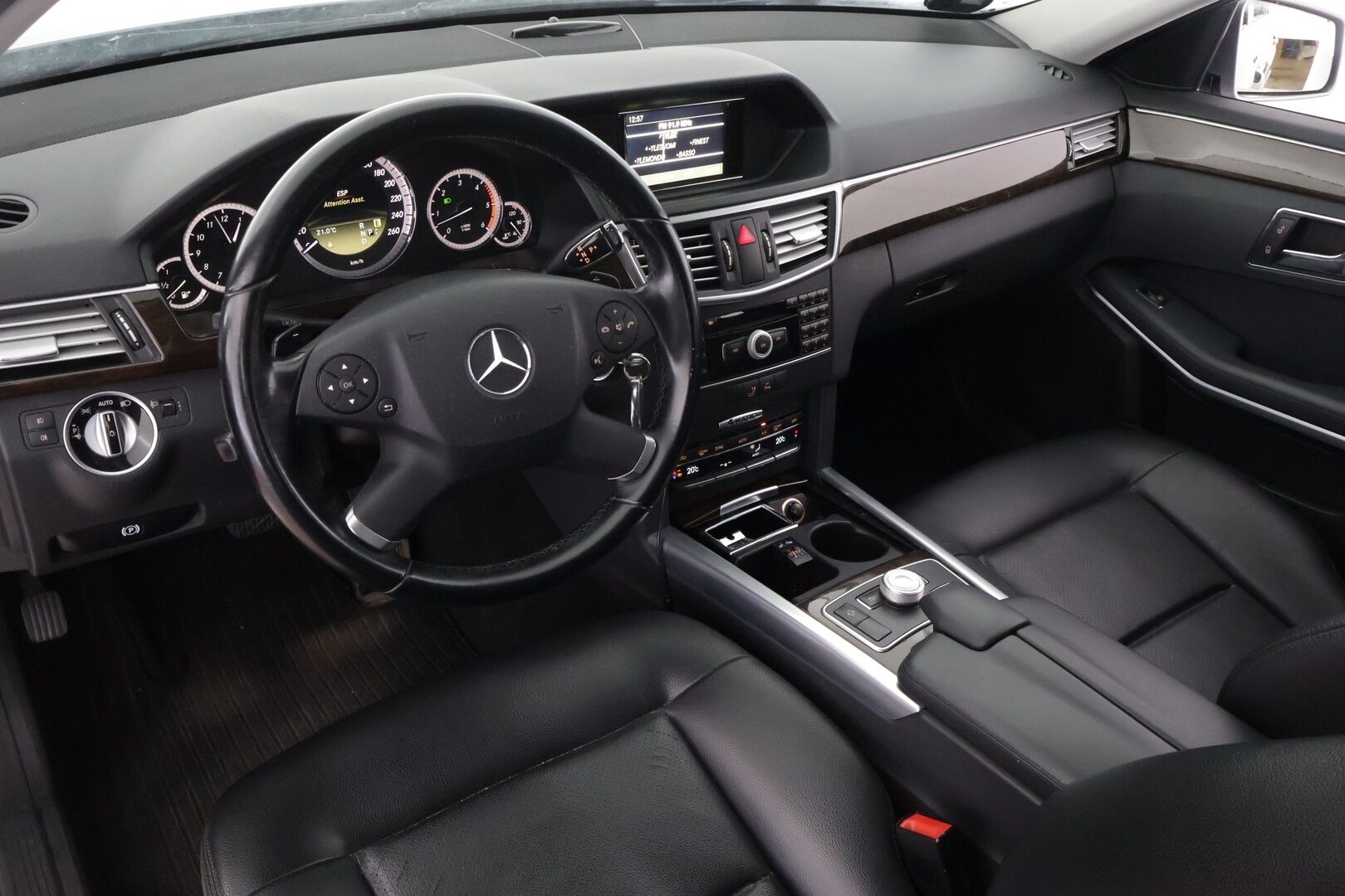 Mercedes-Benz E 2011 E 350 CDI BE T 4Matic A Premium Business * Koukku / Navi / Jalopuut / Nahkasisusta!* - *Hyvin huollettu / Tyylikäs / Neliveto / Farmari*