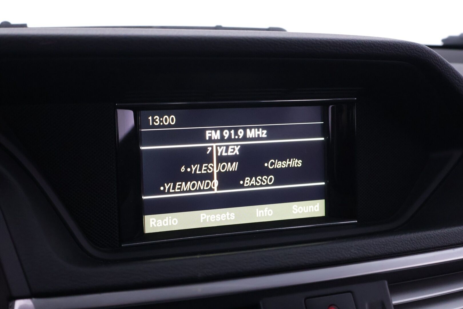 Mercedes-Benz E 2011 E 350 CDI BE T 4Matic A Premium Business * Koukku / Navi / Jalopuut / Nahkasisusta!* - *Hyvin huollettu / Tyylikäs / Neliveto / Farmari*