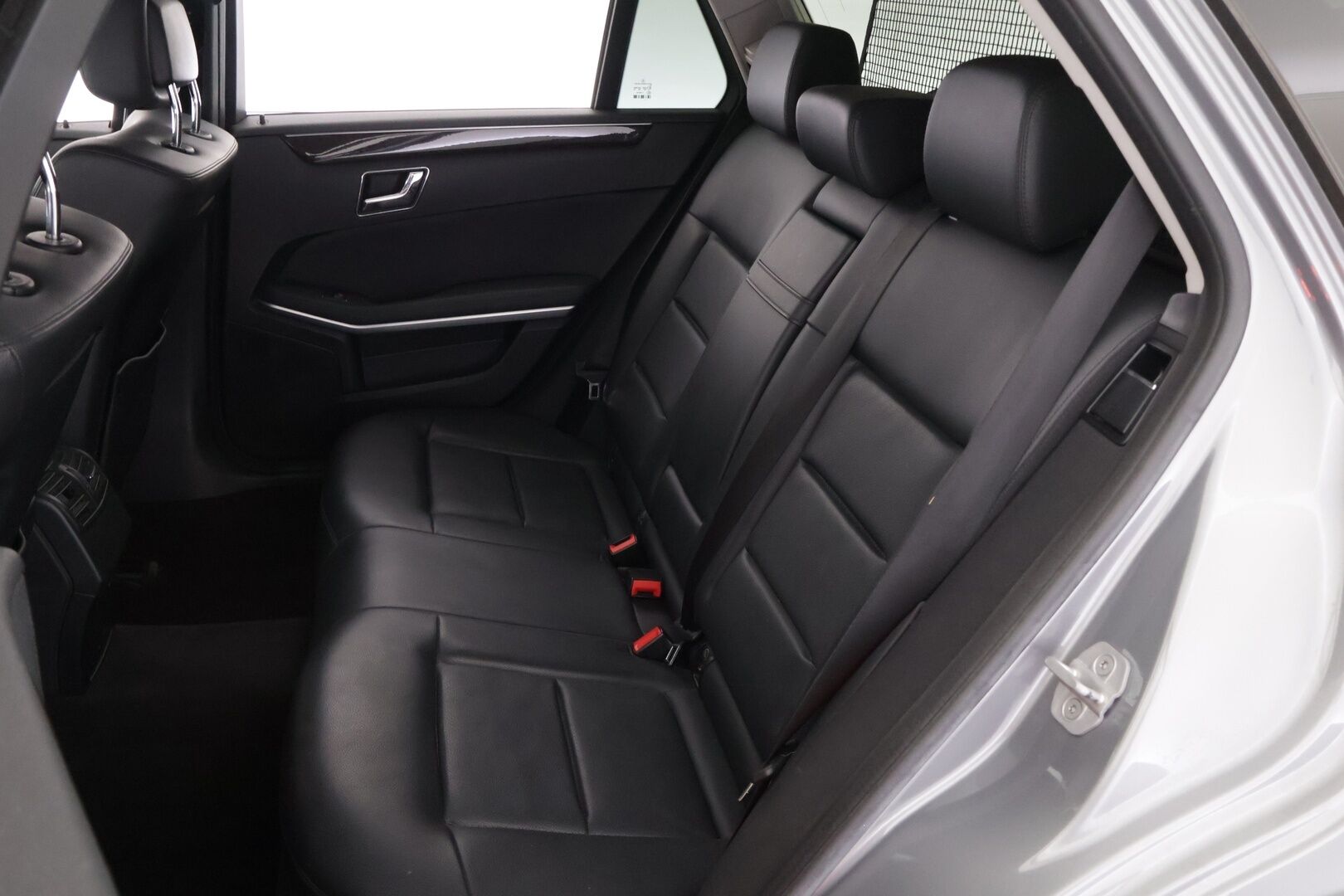 Mercedes-Benz E 2011 E 350 CDI BE T 4Matic A Premium Business * Koukku / Navi / Jalopuut / Nahkasisusta!* - *Hyvin huollettu / Tyylikäs / Neliveto / Farmari*