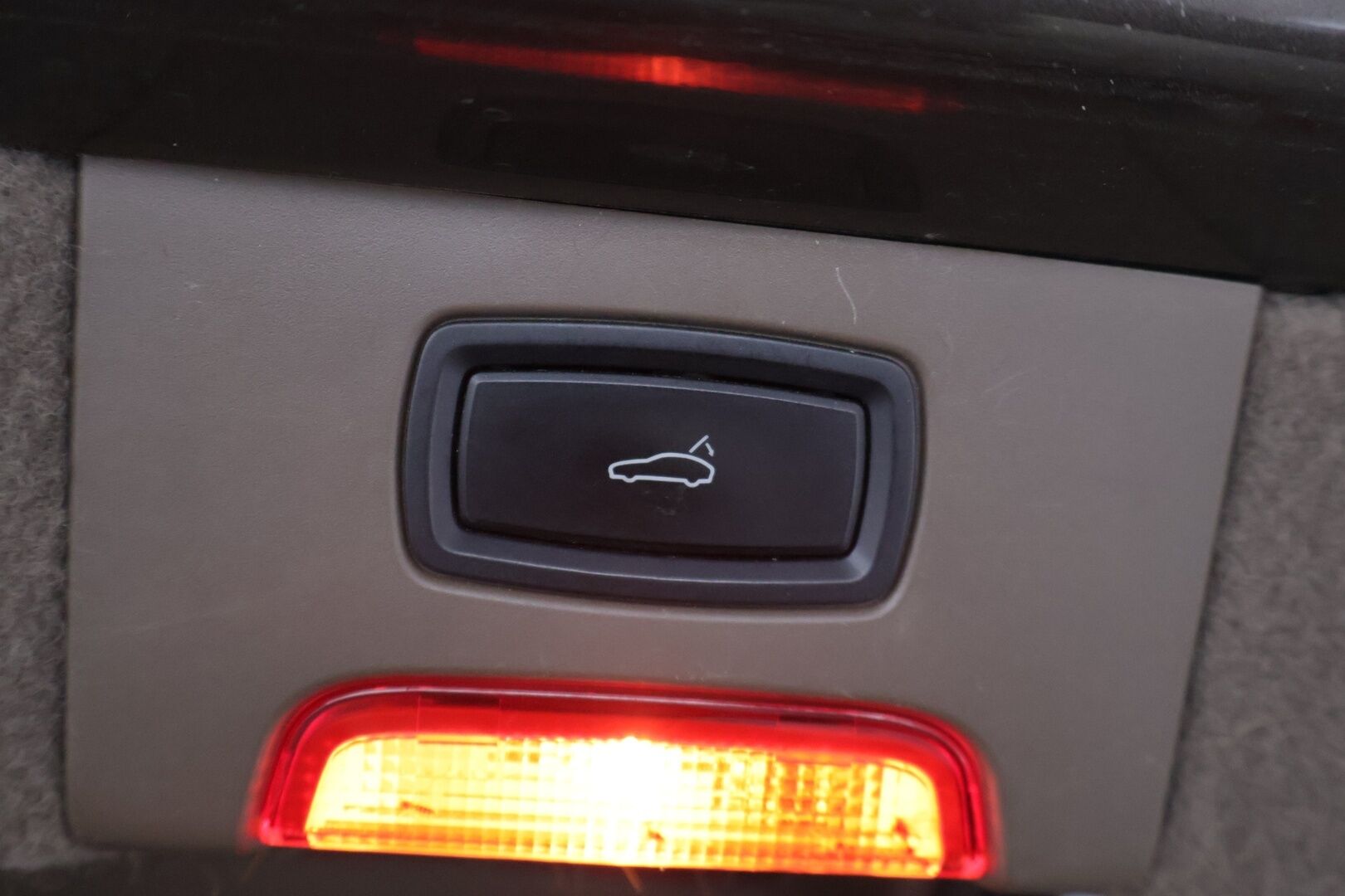 Porsche Cayenne 2012 CAYENNE DIESEL Farmari (AC) 4ov 2967cm3  * Bose / Vakkari / Ilmajousitus / Monisäätöiset istuimet muistilla * - Ei Adblue / Juuri huollettu / Siistikuntoinen / Ruskea nahka - HULLUT AVAJAISHULINAT KORKOTARJOUS 3,29 %