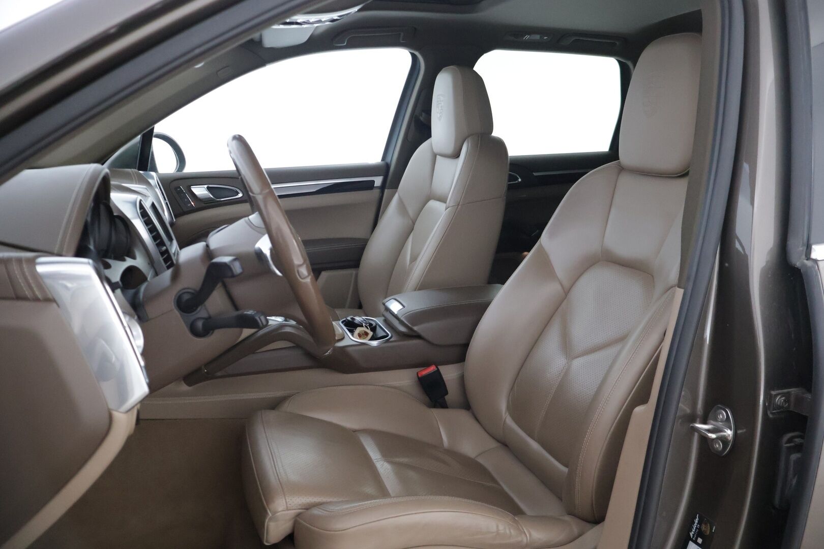 Porsche Cayenne 2012 CAYENNE DIESEL Farmari (AC) 4ov 2967cm3  * Bose / Vakkari / Ilmajousitus / Monisäätöiset istuimet muistilla * - Ei Adblue / Juuri huollettu / Siistikuntoinen / Ruskea nahka - HULLUT AVAJAISHULINAT KORKOTARJOUS 3,29 %