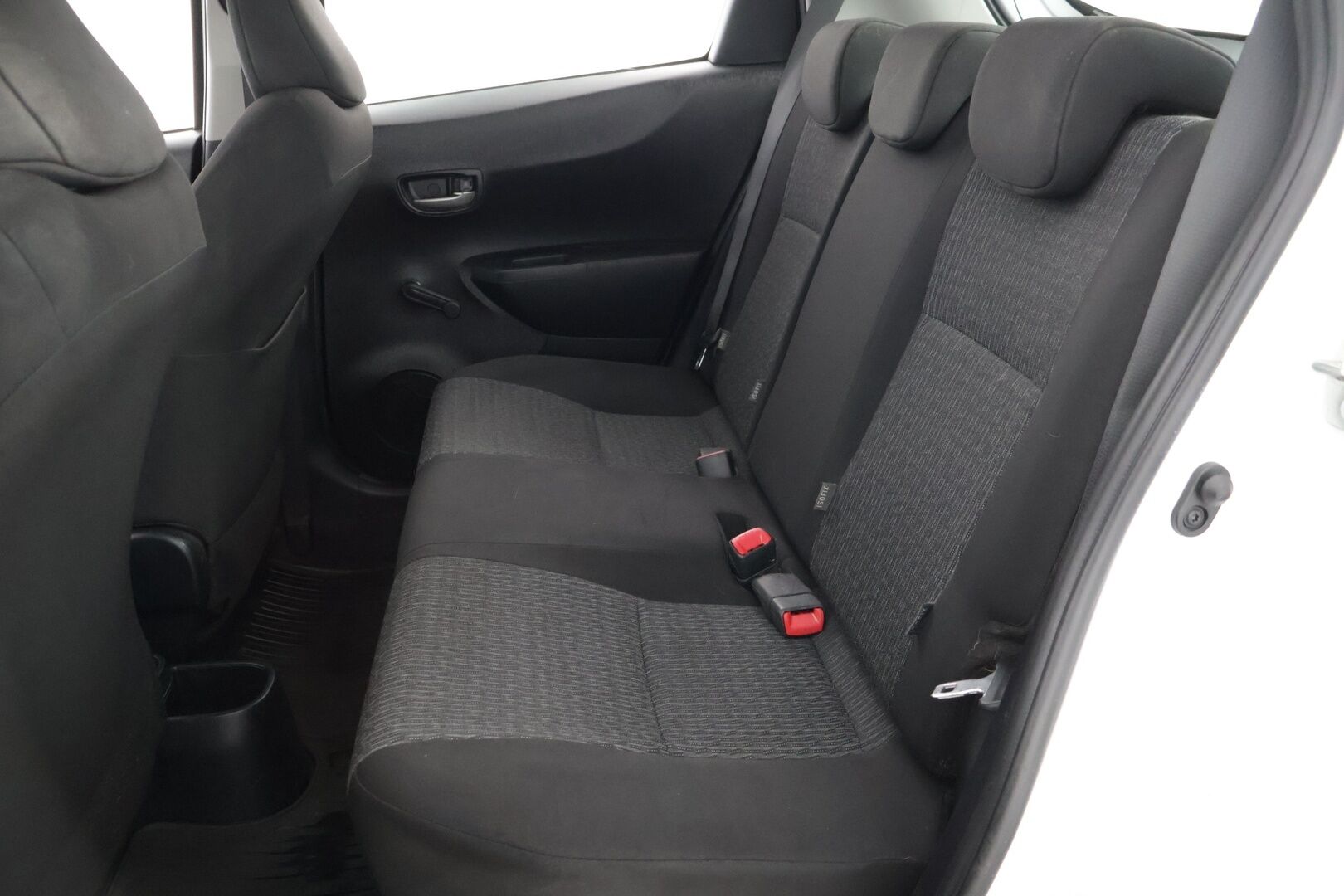 Toyota Yaris 2014 1,33 Dual VVT-i Active / Merkkihuollot / P-kamera / Navi - Suomi auto / Merkkihuollot / Lohkolämmitin / Navi / Vakionopeudensäädin / P-Kamera