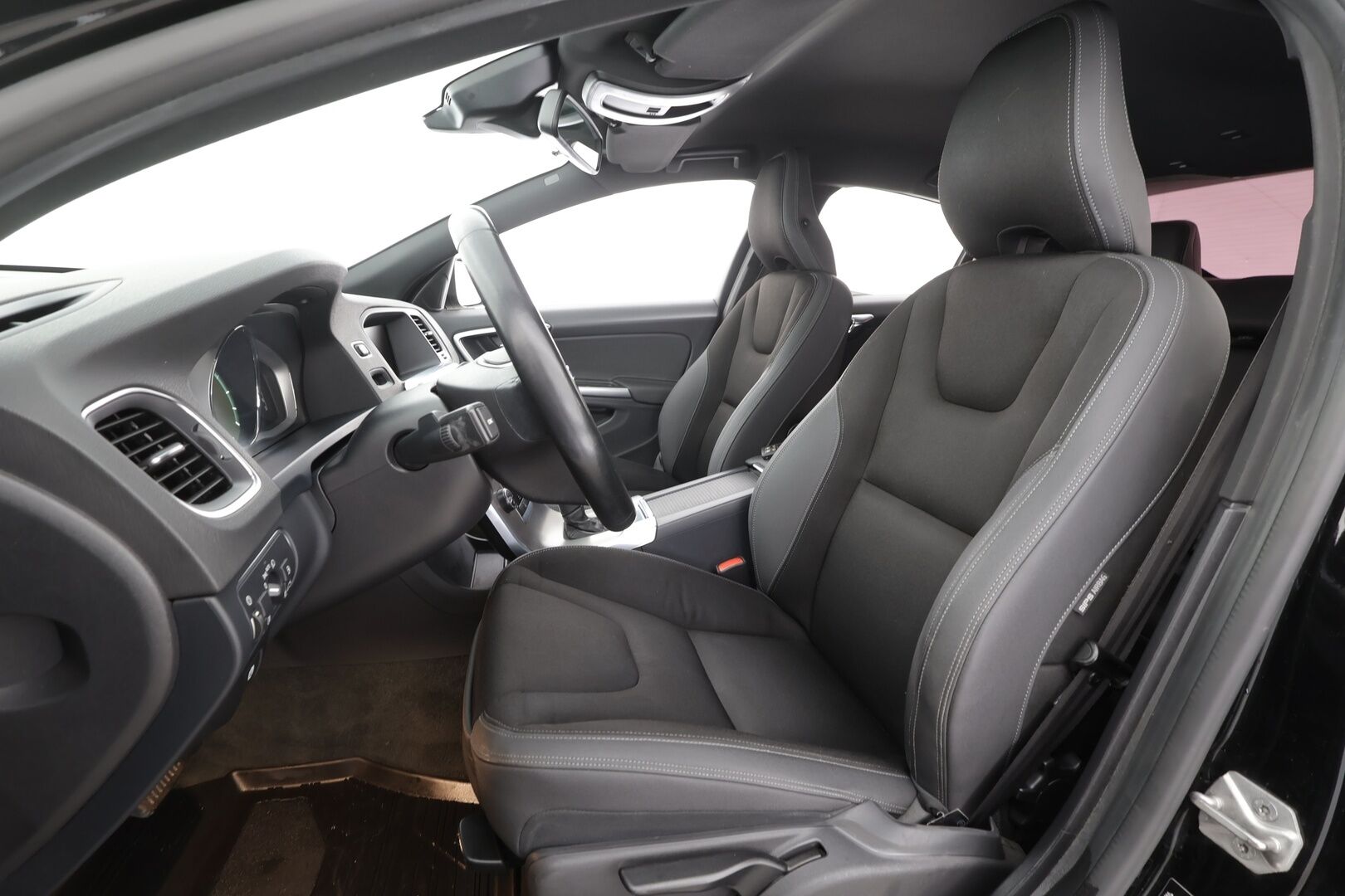 Volvo S60 2014 D2 Business aut * Webasto / P.tutka / Xenon / Vakkari / Navi / Bluetooth * - Suomi-auto / Kahdet renkaat aluvanteilla 