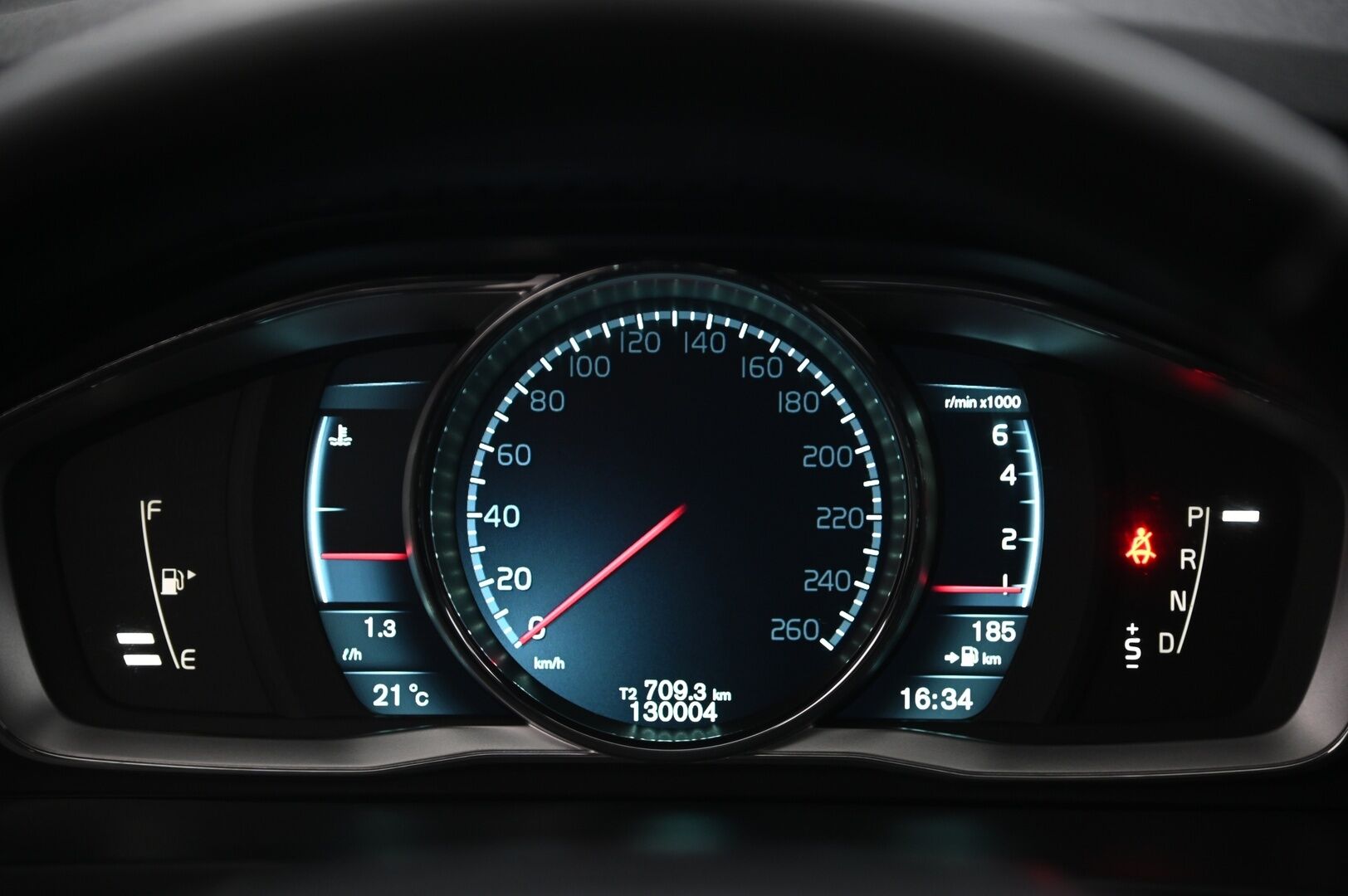 Volvo V60 2014 T3 Business aut *Webasto / Digimittaristo / Xenon / Vakkari* - *Juuri saapunut / Leimaa 6/2026*