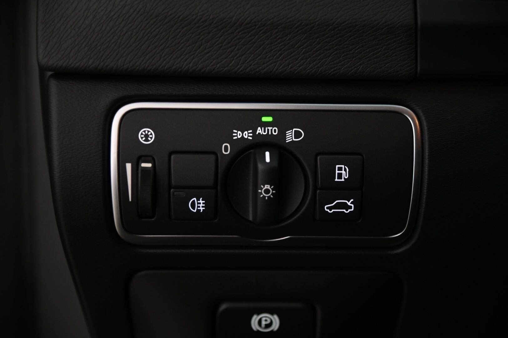 Volvo V60 2014 T3 Business aut *Webasto / Digimittaristo / Xenon / Vakkari* - *Juuri saapunut / Leimaa 6/2026*