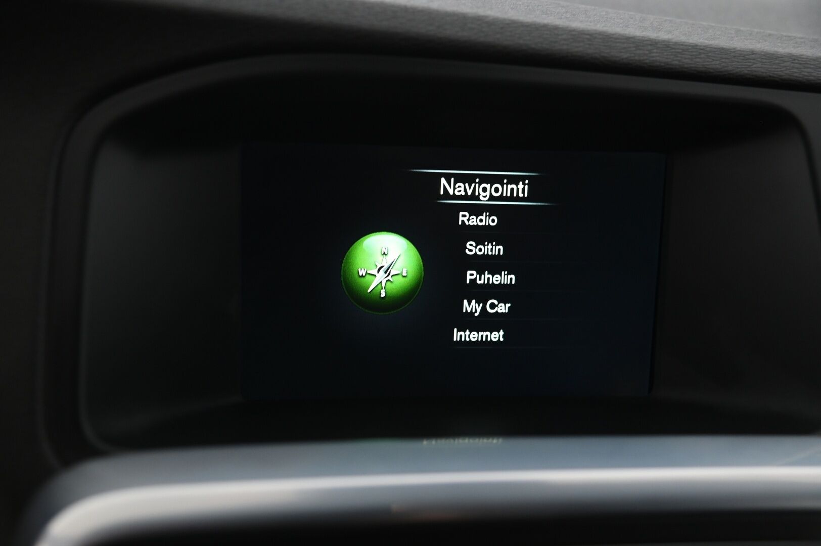 Volvo V60 2014 T3 Business aut *Webasto / Digimittaristo / Xenon / Vakkari* - *Juuri saapunut / Leimaa 6/2026*