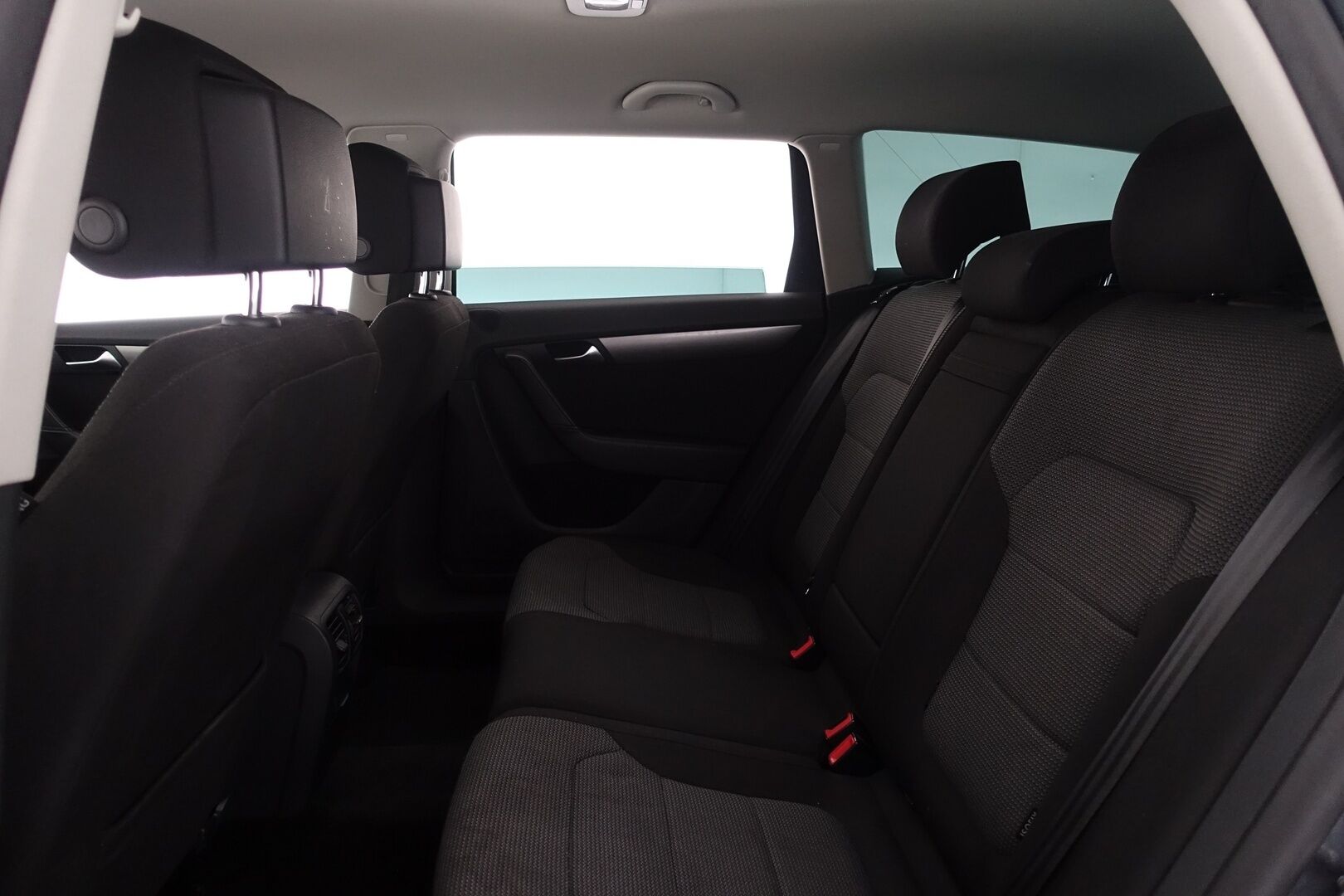 Volkswagen Passat 2014 Variant Luxline 1,6 TDI 77 kW (105 hv) BlueMotion Technology - | Suomi-auto | Vetokoukku | Vakkari | Penkinlämmittimet | Lohkolämmitin sisäpistokkeella | Start/Stop | *Myydään Huutokaupat.com* - - Tämä auto myydään huutokaupat.com -sivuston kautta