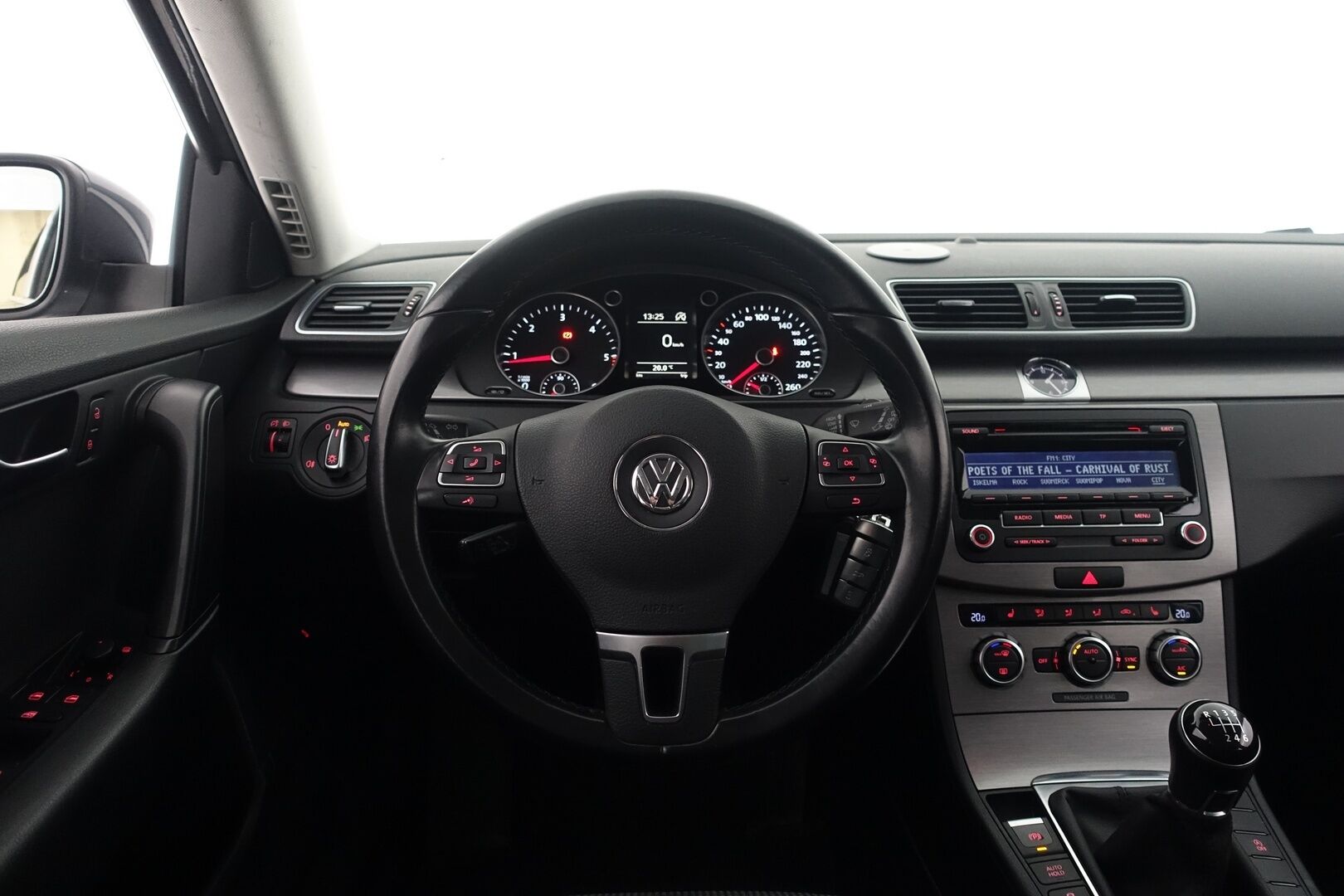 Volkswagen Passat 2014 Variant Luxline 1,6 TDI 77 kW (105 hv) BlueMotion Technology - | Suomi-auto | Vetokoukku | Vakkari | Penkinlämmittimet | Lohkolämmitin sisäpistokkeella | Start/Stop | *Myydään Huutokaupat.com* - - Tämä auto myydään huutokaupat.com -sivuston kautta