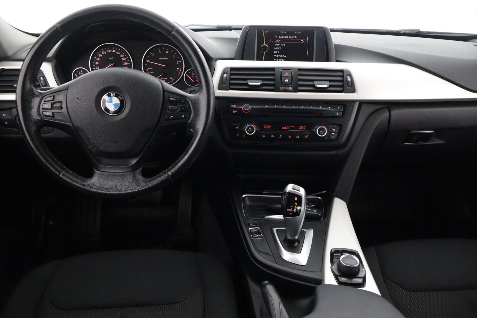 BMW 316 2014 F30 Sedan 316i TwinPower Turbo A Business Automatic** Tutka / Webasto / Vakkari / Kahdet renkaat** - Bluetooth audio / CD-soitin