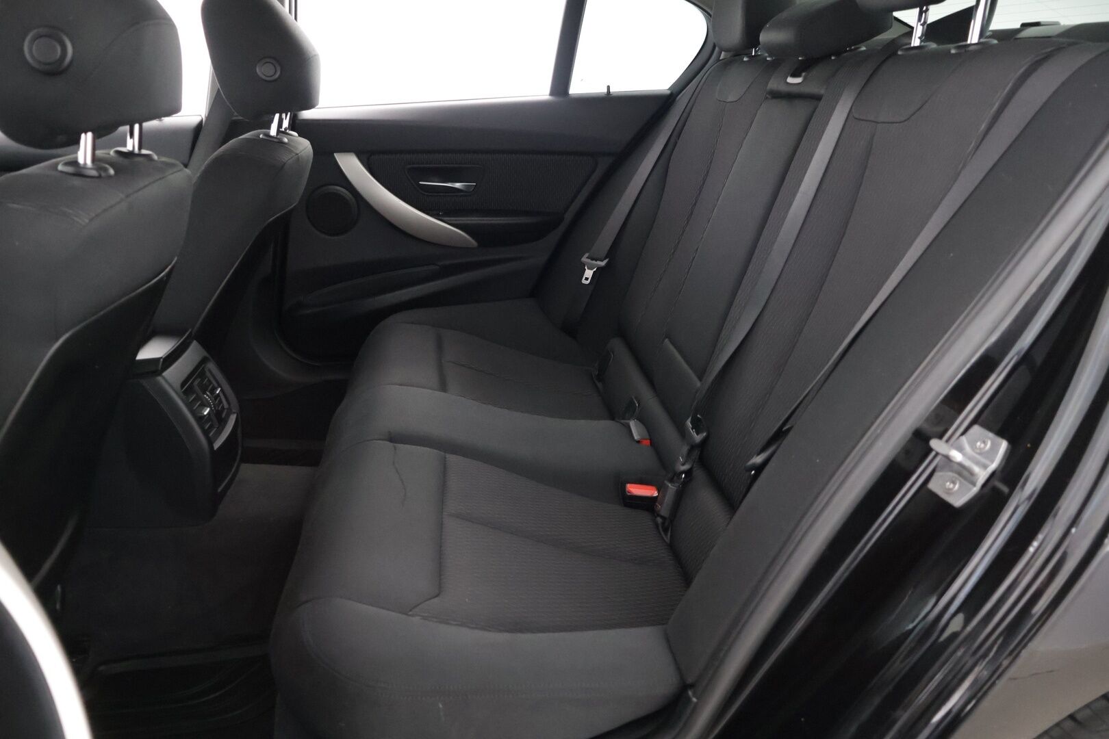 BMW 316 2014 F30 Sedan 316i TwinPower Turbo A Business Automatic** Tutka / Webasto / Vakkari / Kahdet renkaat** - Bluetooth audio / CD-soitin