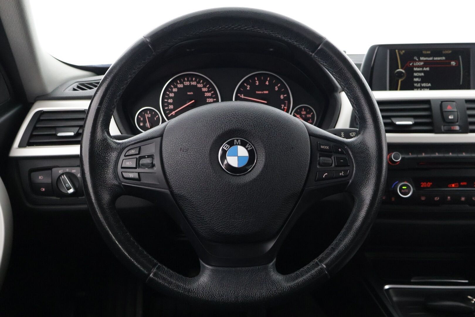 BMW 316 2014 F30 Sedan 316i TwinPower Turbo A Business Automatic** Tutka / Webasto / Vakkari / Kahdet renkaat** - Bluetooth audio / CD-soitin