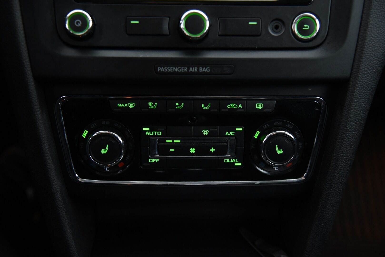 Skoda Superb 2014 Combi 2,0 TDI 170 Ambition Business / Myydään huutokaupat.com:issa!