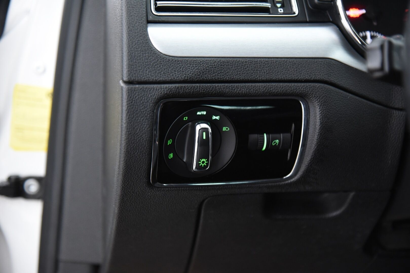 Skoda Superb 2014 Combi 2,0 TDI 170 Ambition Business / Myydään huutokaupat.com:issa!