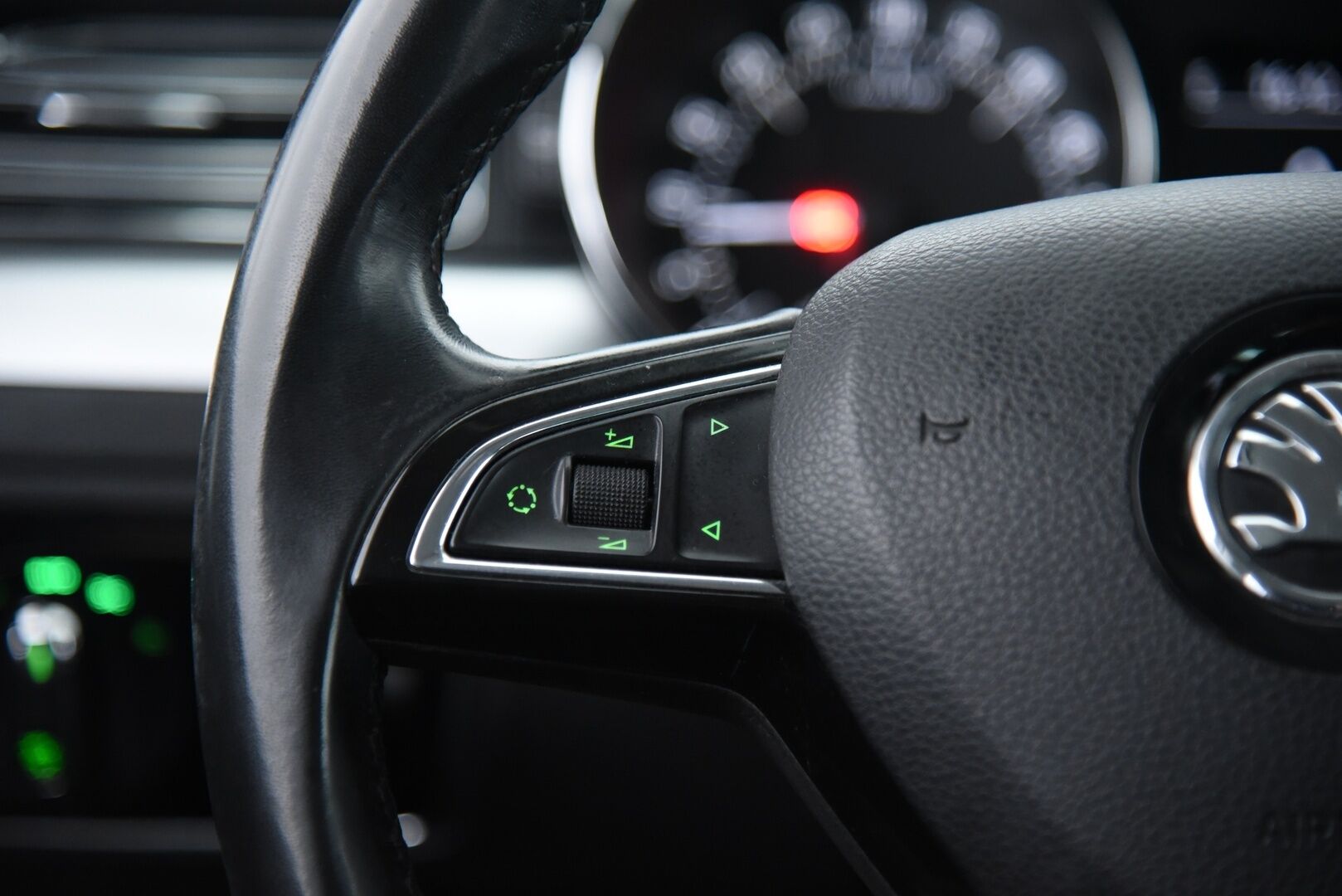 Skoda Superb 2014 Combi 2,0 TDI 170 Ambition Business / Myydään huutokaupat.com:issa!
