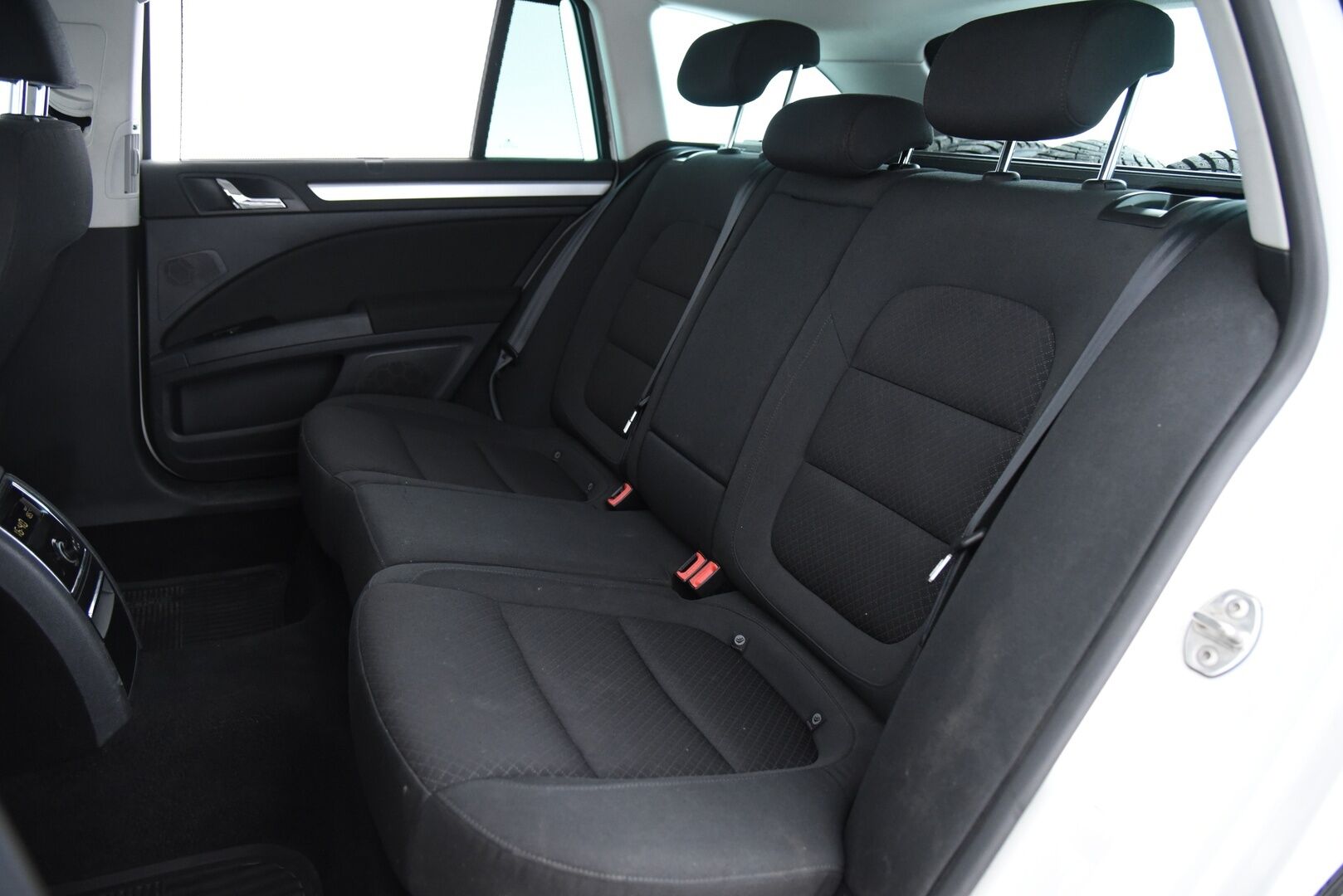 Skoda Superb 2014 Combi 2,0 TDI 170 Ambition Business / Myydään huutokaupat.com:issa!