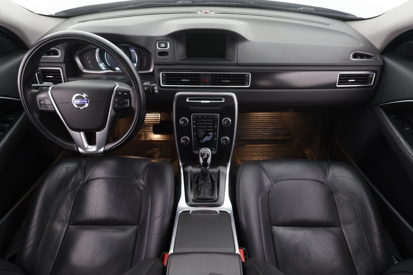 Volvo V70 2014 D5 AWD Business Edition Summum aut * Vakkari / Xenon / Muistipenkki / Bluetooth / Nahkaverhoilu * - Kahdet renkaat / Suomi auto